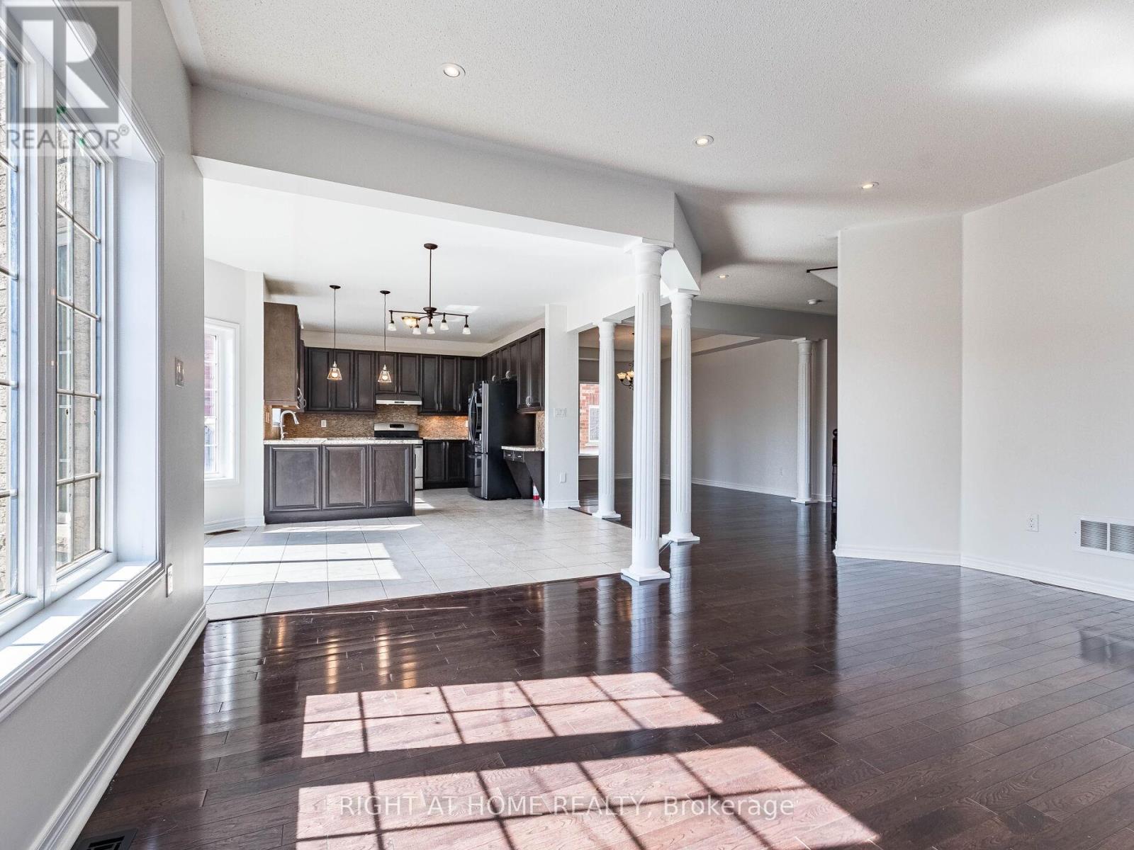 5441 Valhalla Crescent, Mississauga, Ontario  L5M 0K5 - Photo 13 - W13486448
