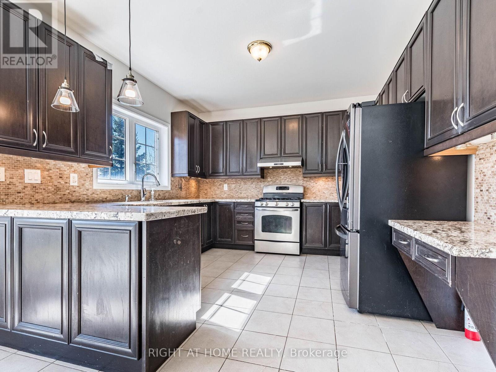 5441 Valhalla Crescent, Mississauga, Ontario  L5M 0K5 - Photo 15 - W13486448