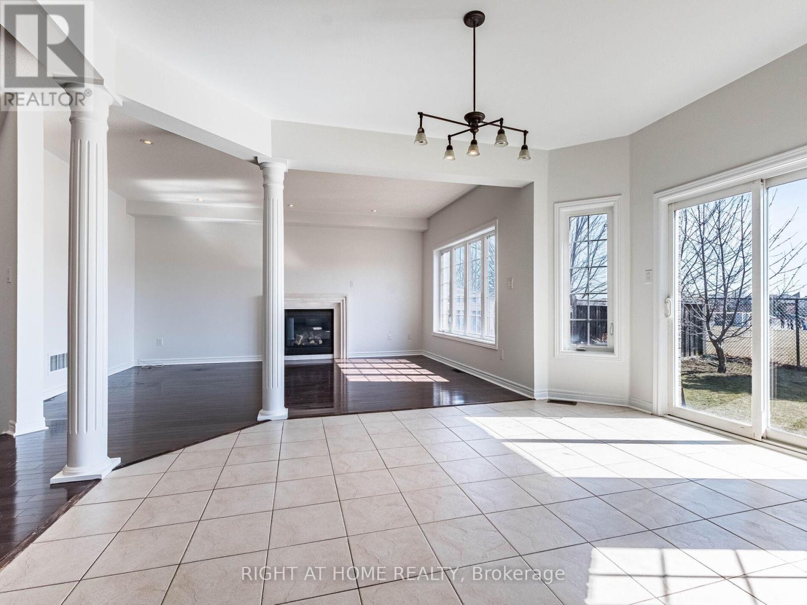 5441 Valhalla Crescent, Mississauga, Ontario  L5M 0K5 - Photo 17 - W13486448