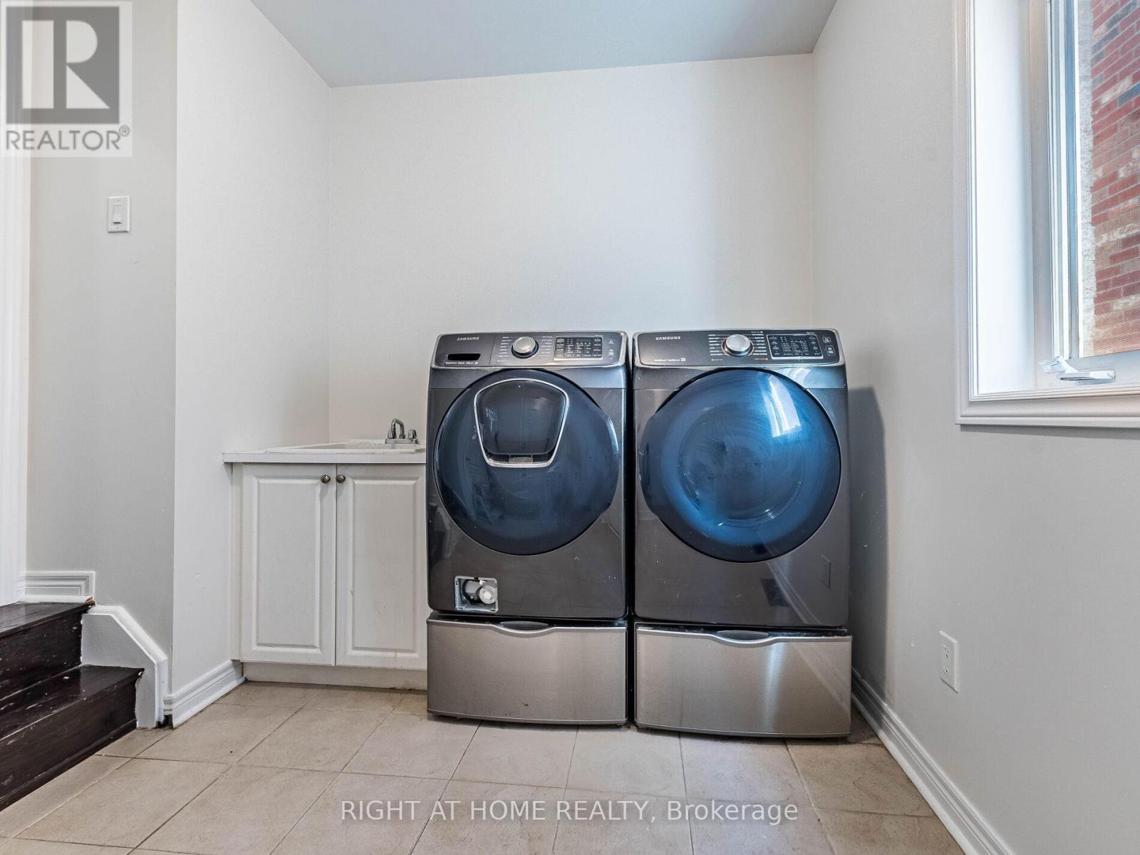 5441 Valhalla Crescent, Mississauga, Ontario  L5M 0K5 - Photo 18 - W13486448