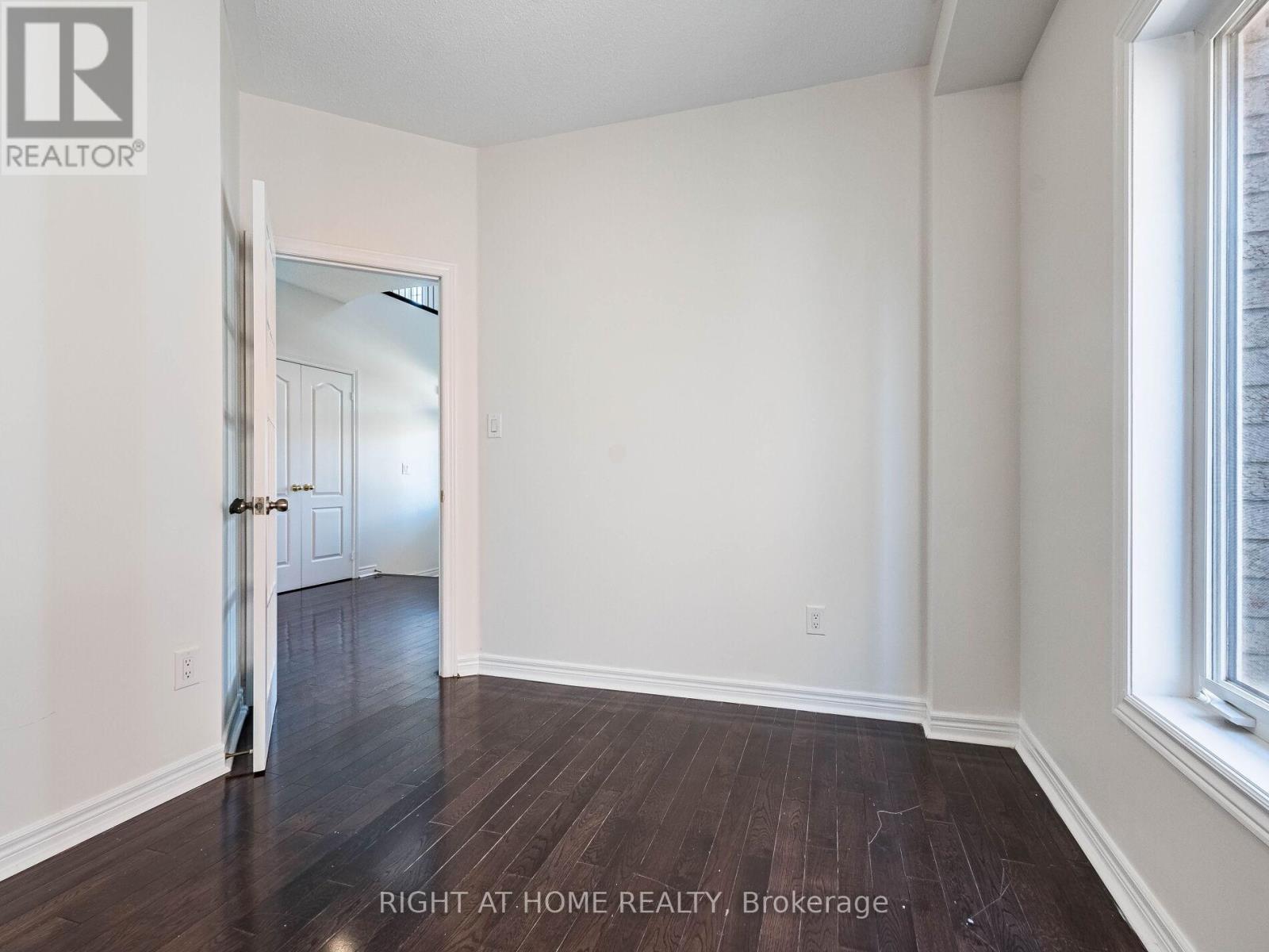 5441 Valhalla Crescent, Mississauga, Ontario  L5M 0K5 - Photo 20 - W13486448