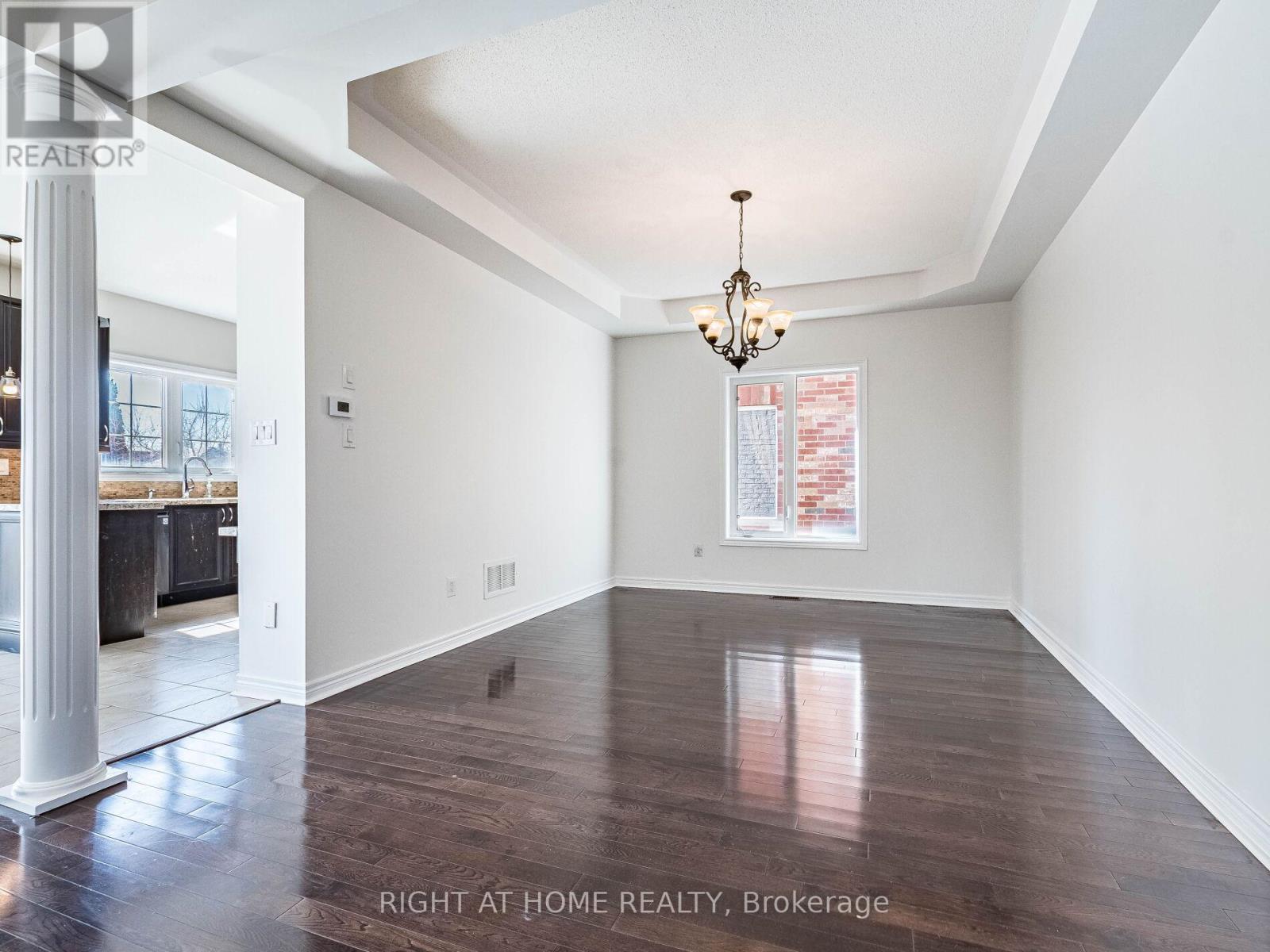 5441 Valhalla Crescent, Mississauga, Ontario  L5M 0K5 - Photo 9 - W13486448