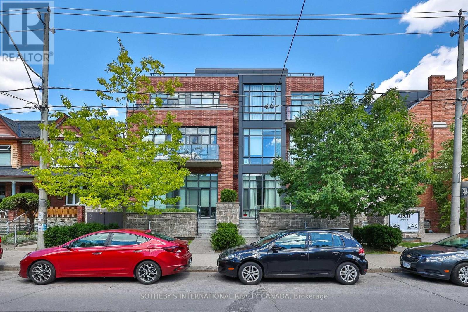 104 - 245 Perth Avenue N, Toronto, Ontario  M6P 3X9 - Photo 2 - W13486464