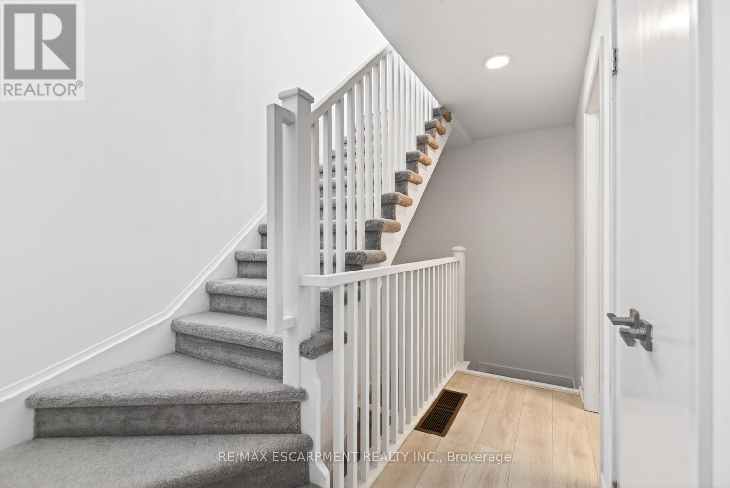 32 - 1121 Cooke Boulevard, Burlington, Ontario  L7T 0C3 - Photo 25 - W13486490