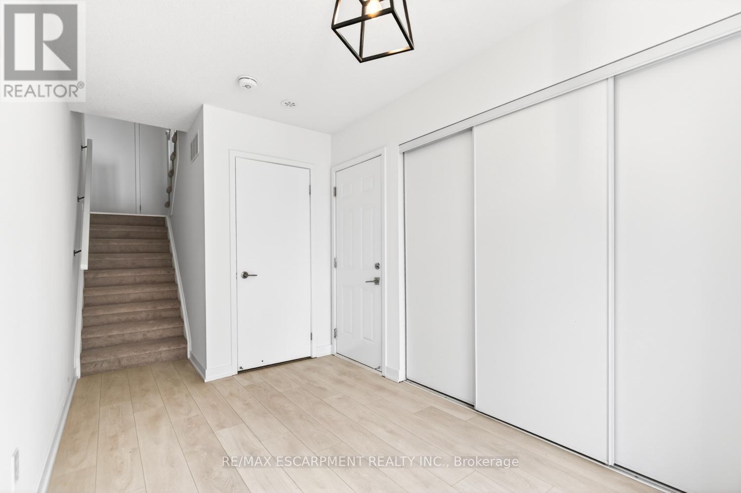 32 - 1121 Cooke Boulevard, Burlington, Ontario  L7T 0C3 - Photo 6 - W13486490