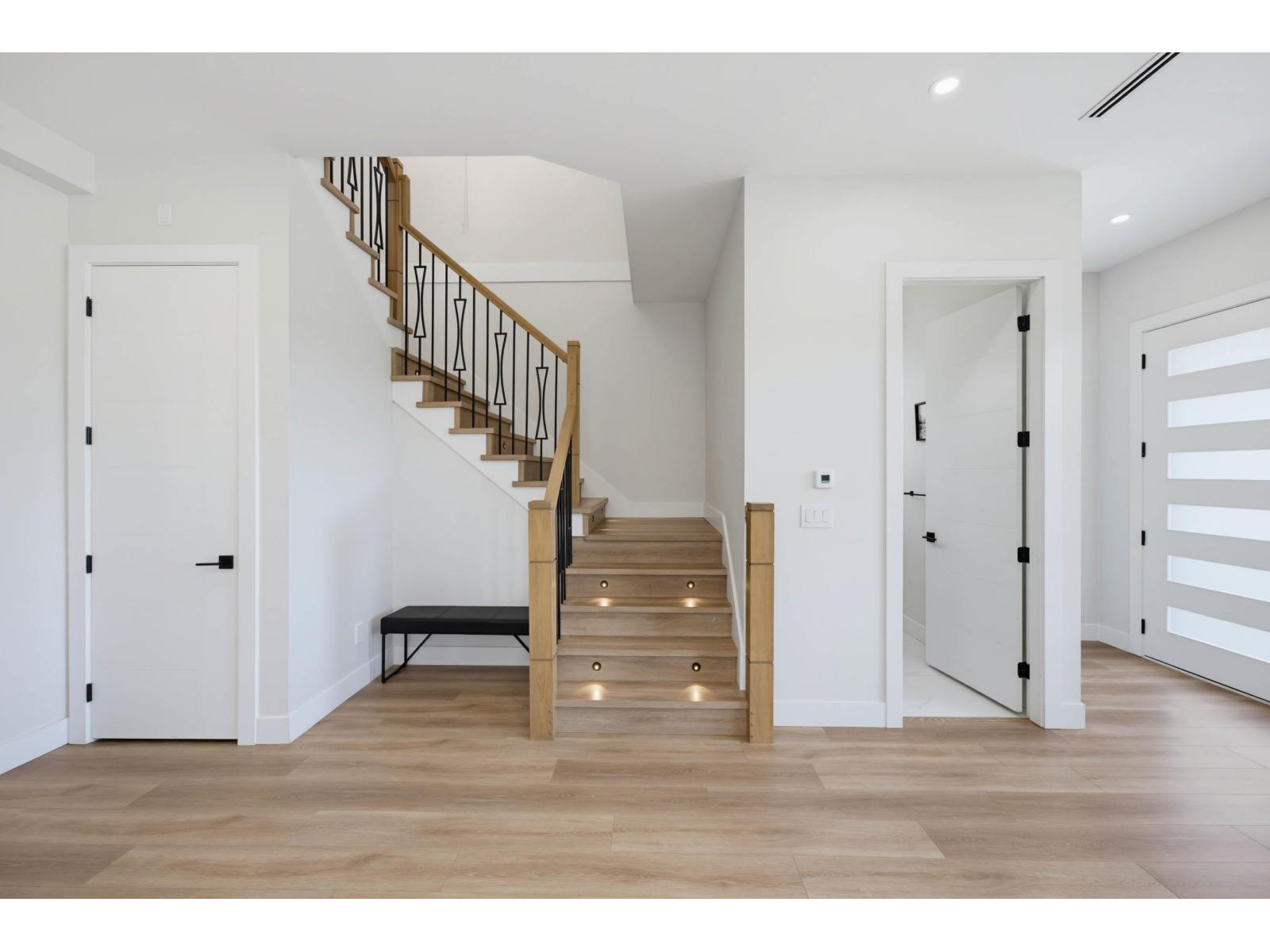 16707 15a Avenue, Surrey, British Columbia  V3Z 9M4 - Photo 8 - R3139757