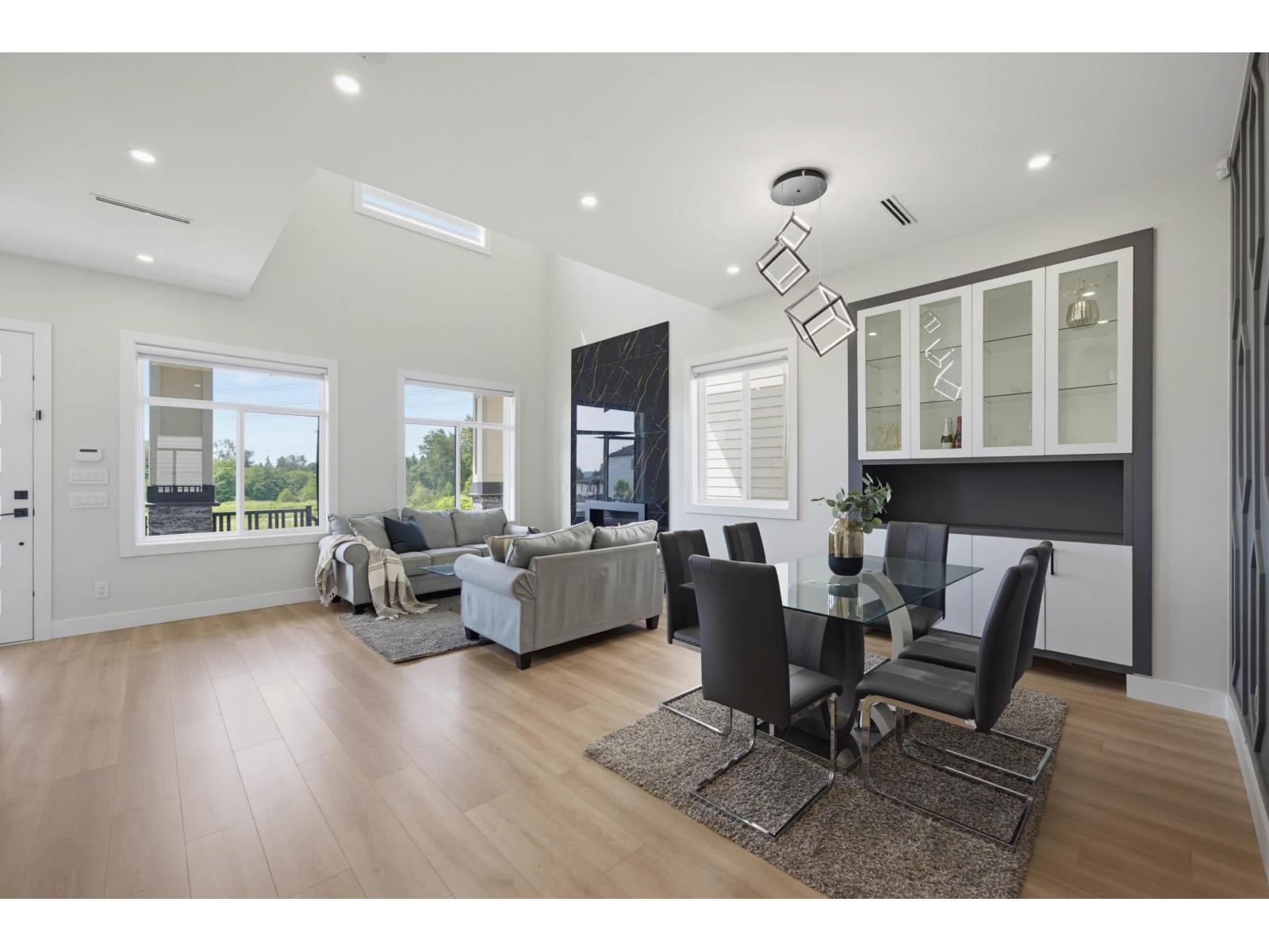 16707 15a Avenue, Surrey, British Columbia  V3Z 9M4 - Photo 4 - R3139757
