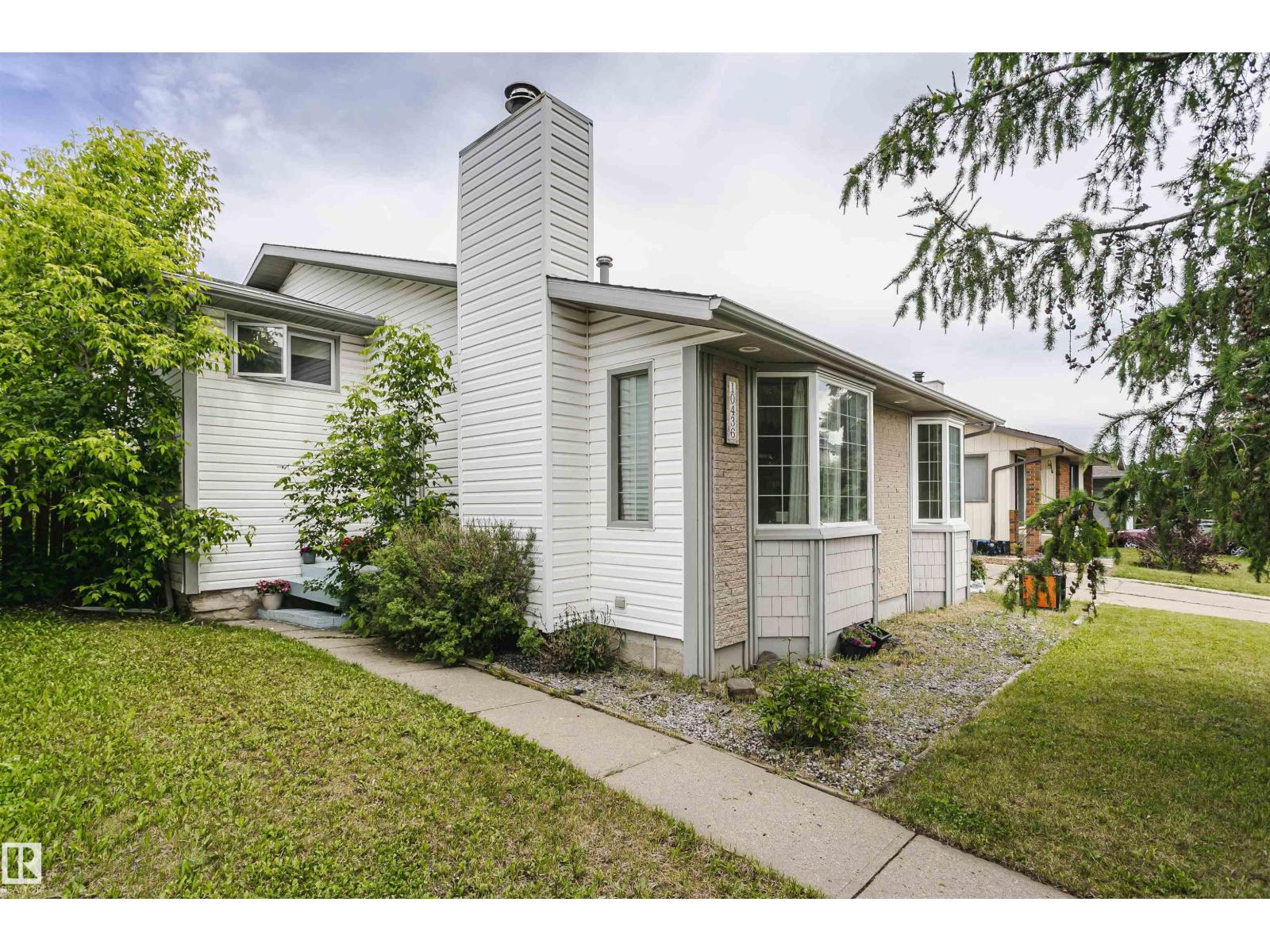 10436 26 AV NW, Edmonton, Alberta