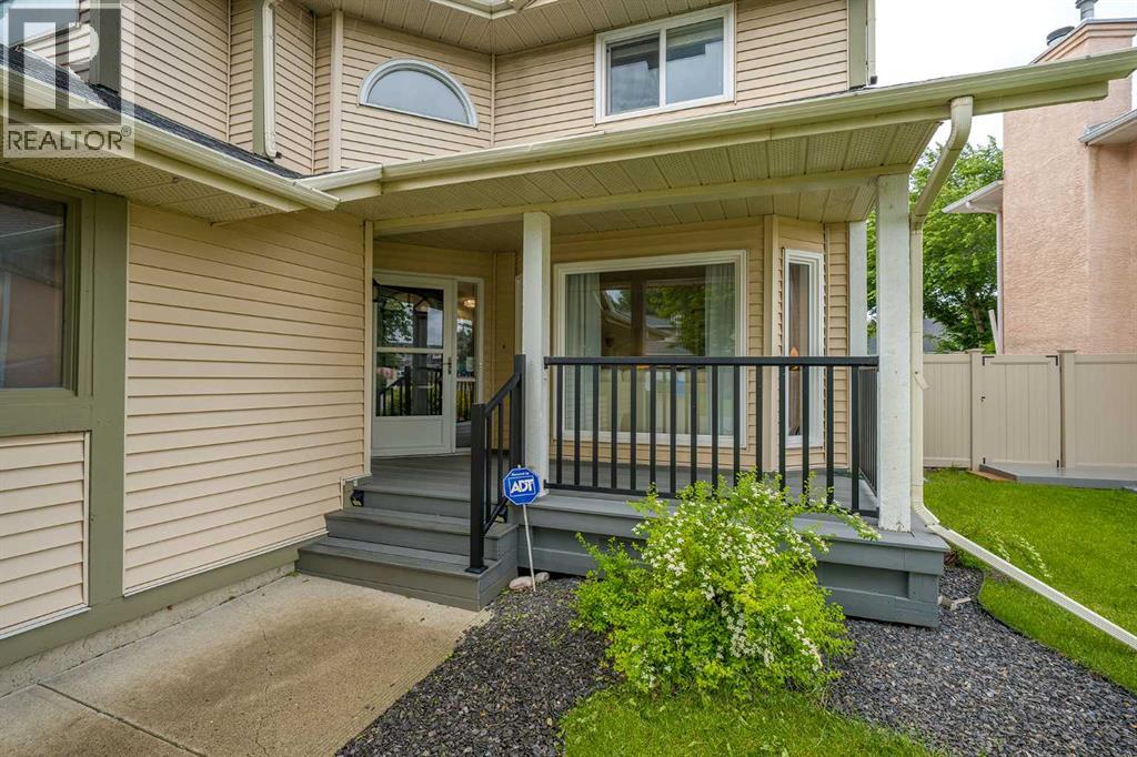 308 Douglasbank Drive Se, Calgary, Alberta  T2Z 3C7 - Photo 3 - A2322927
