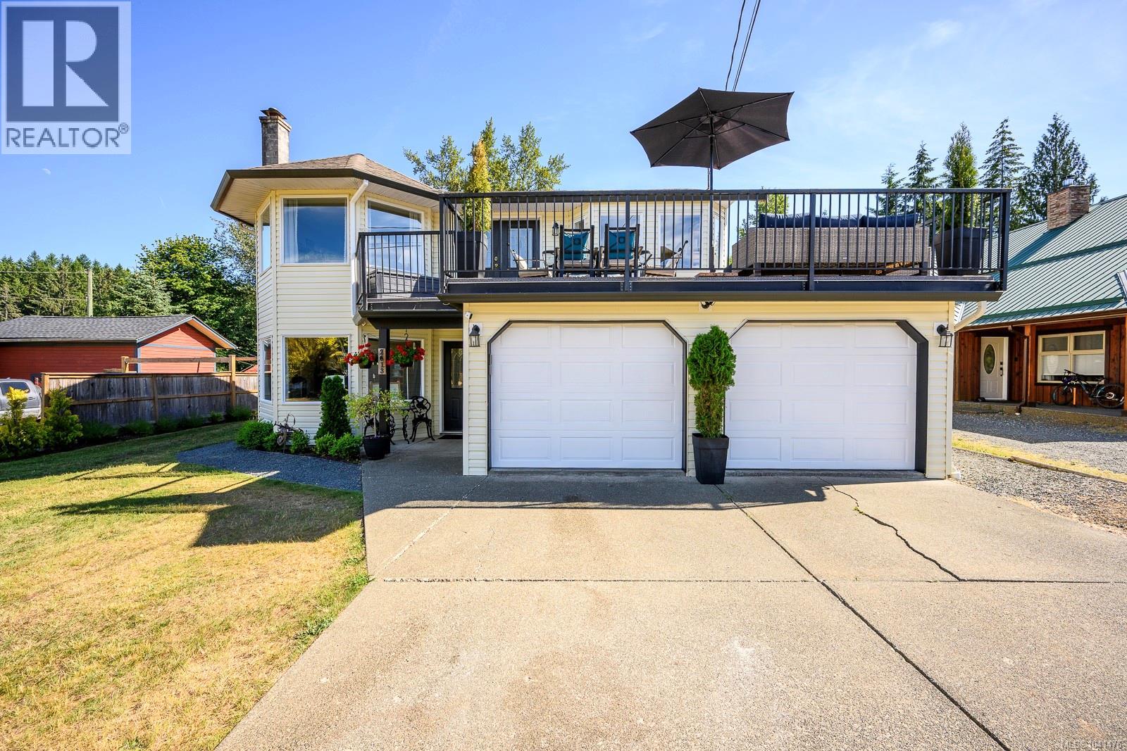 2613 Derwent Ave, Cumberland, British Columbia