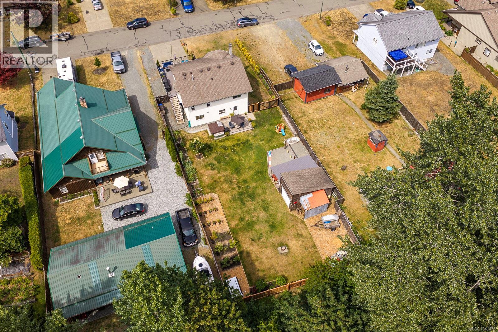 2613 Derwent Ave, Cumberland, British Columbia  V0R 1S0 - Photo 10 - 1041475