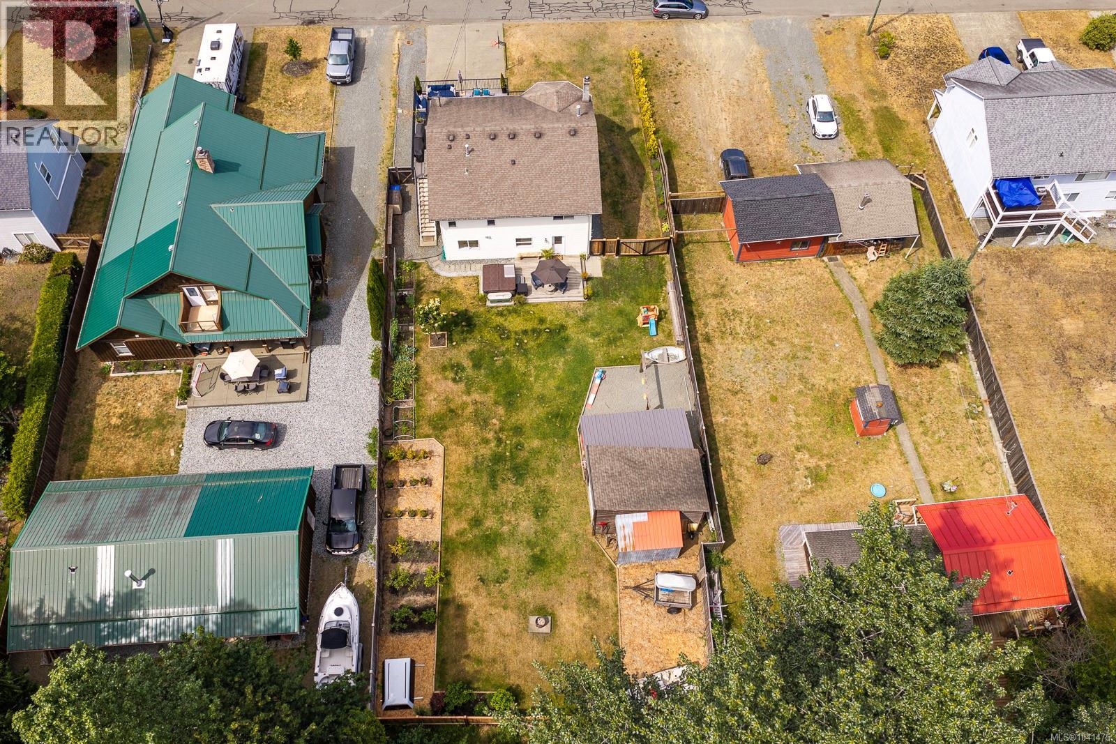 2613 Derwent Ave, Cumberland, British Columbia  V0R 1S0 - Photo 11 - 1041475