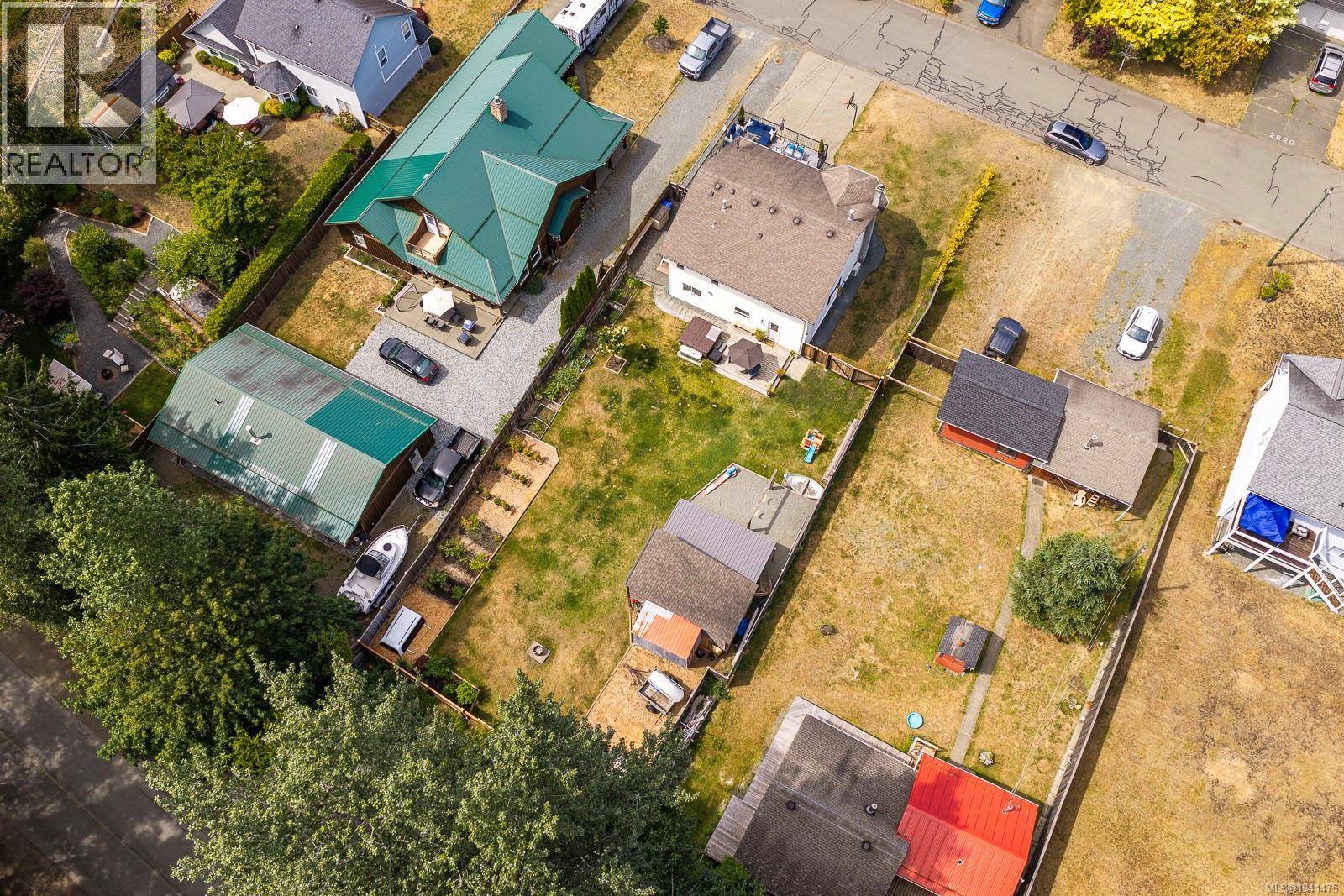 2613 Derwent Ave, Cumberland, British Columbia  V0R 1S0 - Photo 12 - 1041475