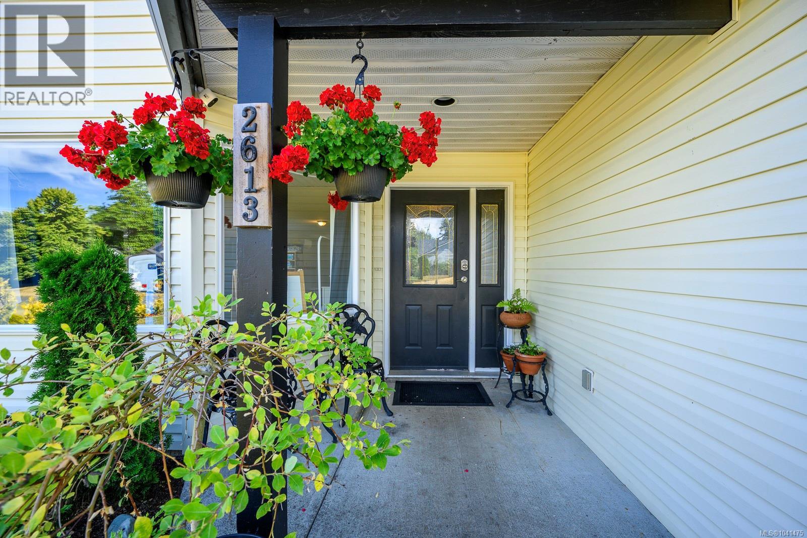 2613 Derwent Ave, Cumberland, British Columbia  V0R 1S0 - Photo 27 - 1041475