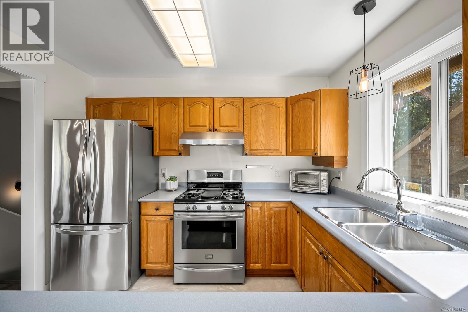 2613 Derwent Ave, Cumberland, British Columbia  V0R 1S0 - Photo 49 - 1041475