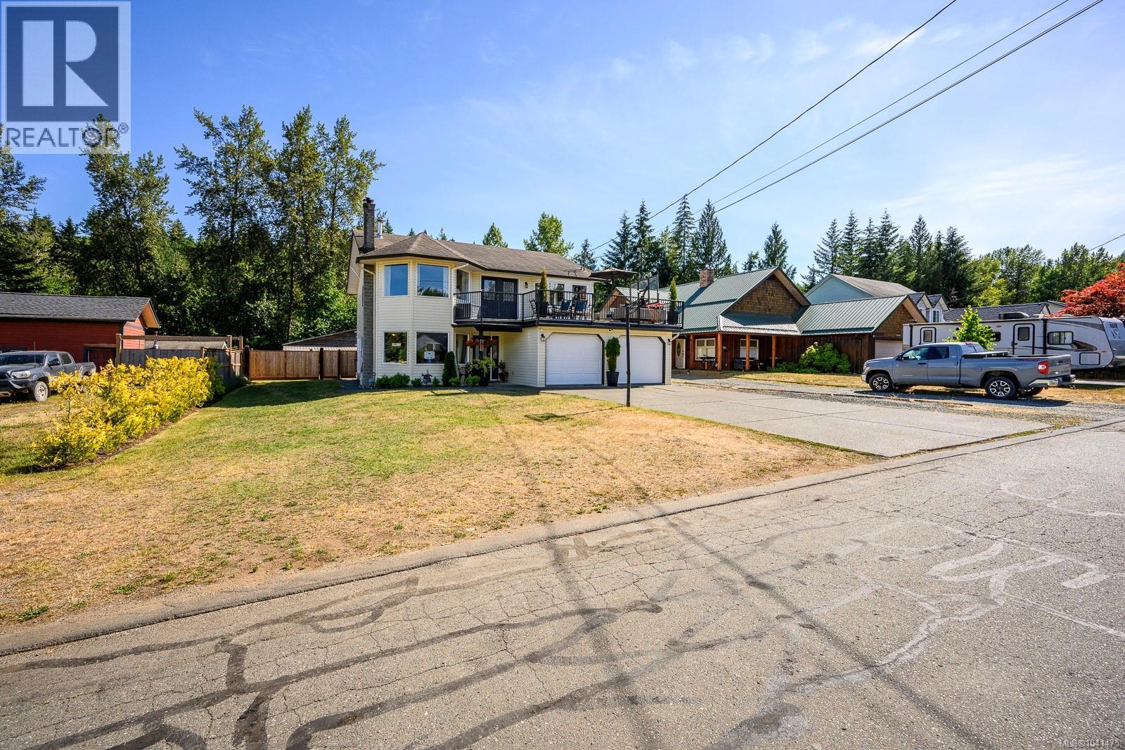 2613 Derwent Ave, Cumberland, British Columbia  V0R 1S0 - Photo 5 - 1041475