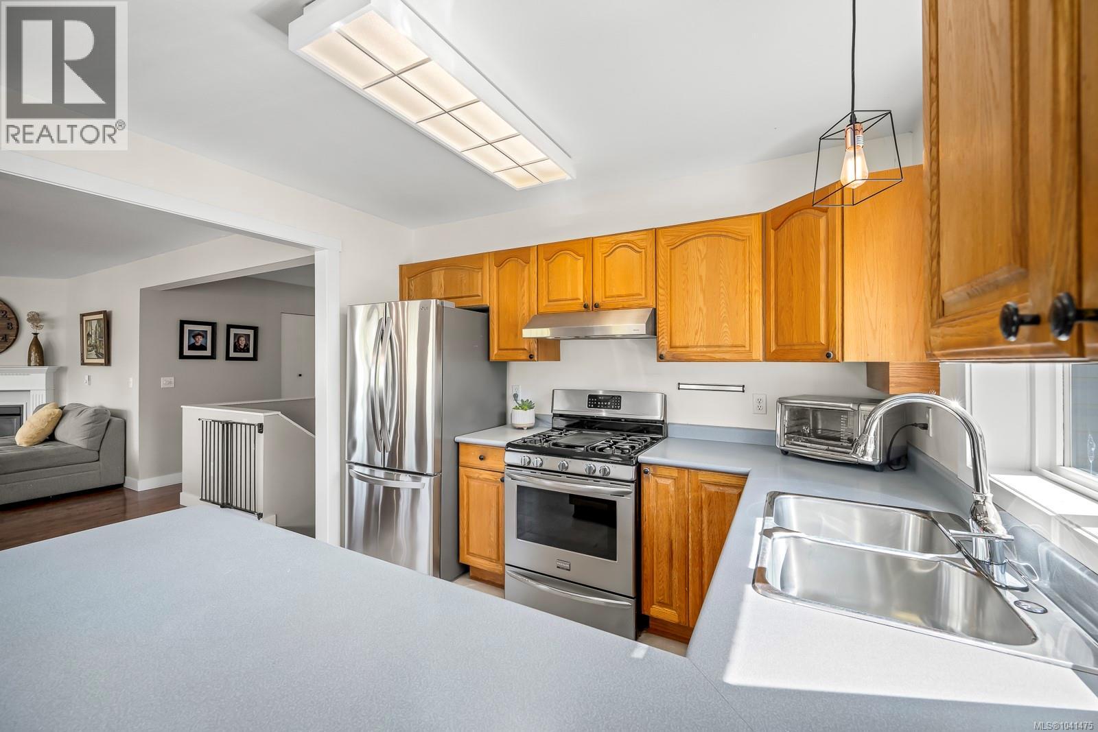 2613 Derwent Ave, Cumberland, British Columbia  V0R 1S0 - Photo 50 - 1041475