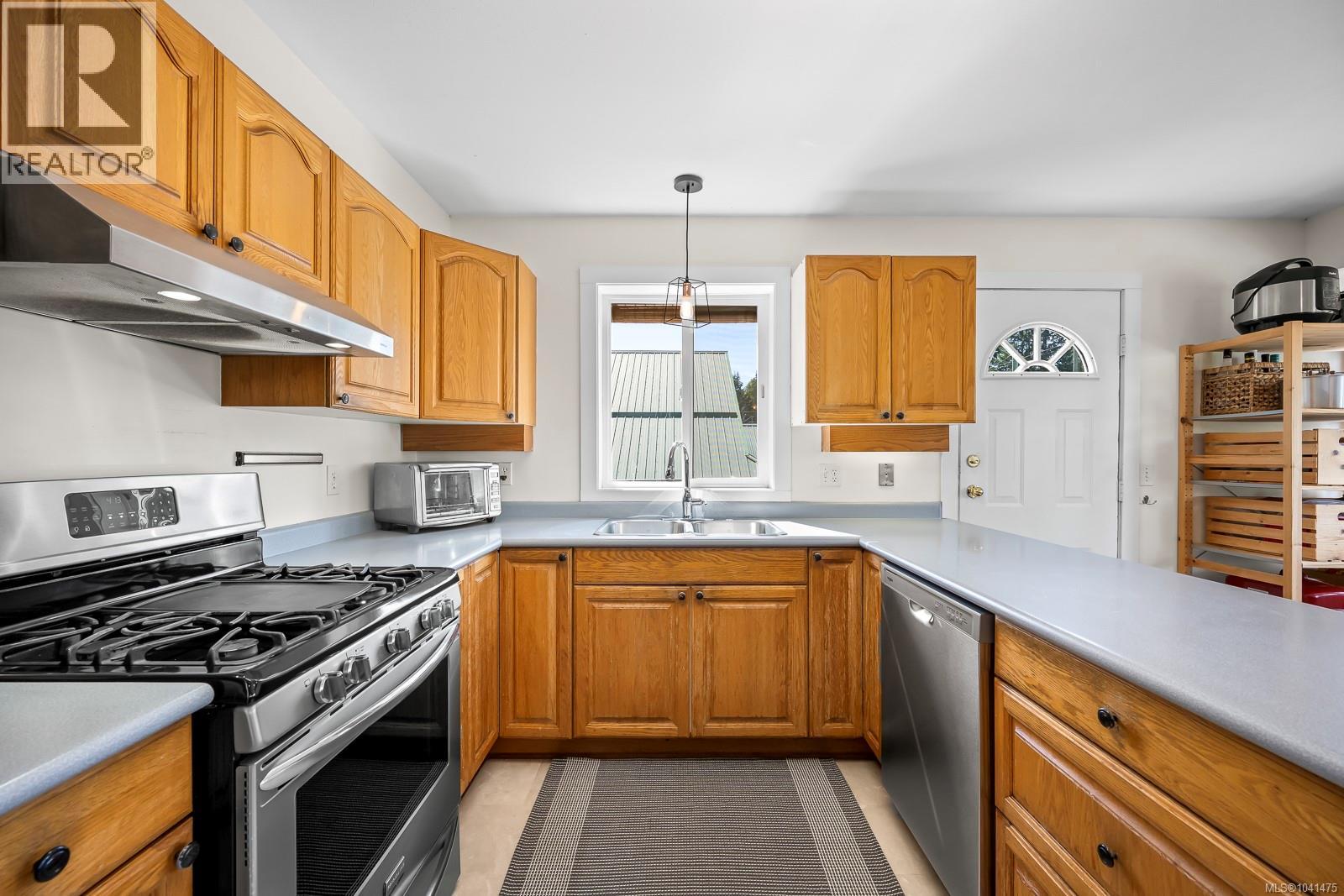 2613 Derwent Ave, Cumberland, British Columbia  V0R 1S0 - Photo 52 - 1041475
