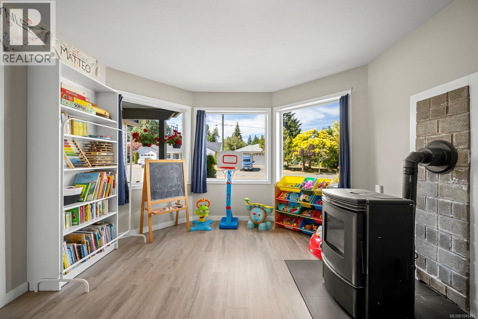 2613 Derwent Ave, Cumberland, British Columbia  V0R 1S0 - Photo 58 - 1041475