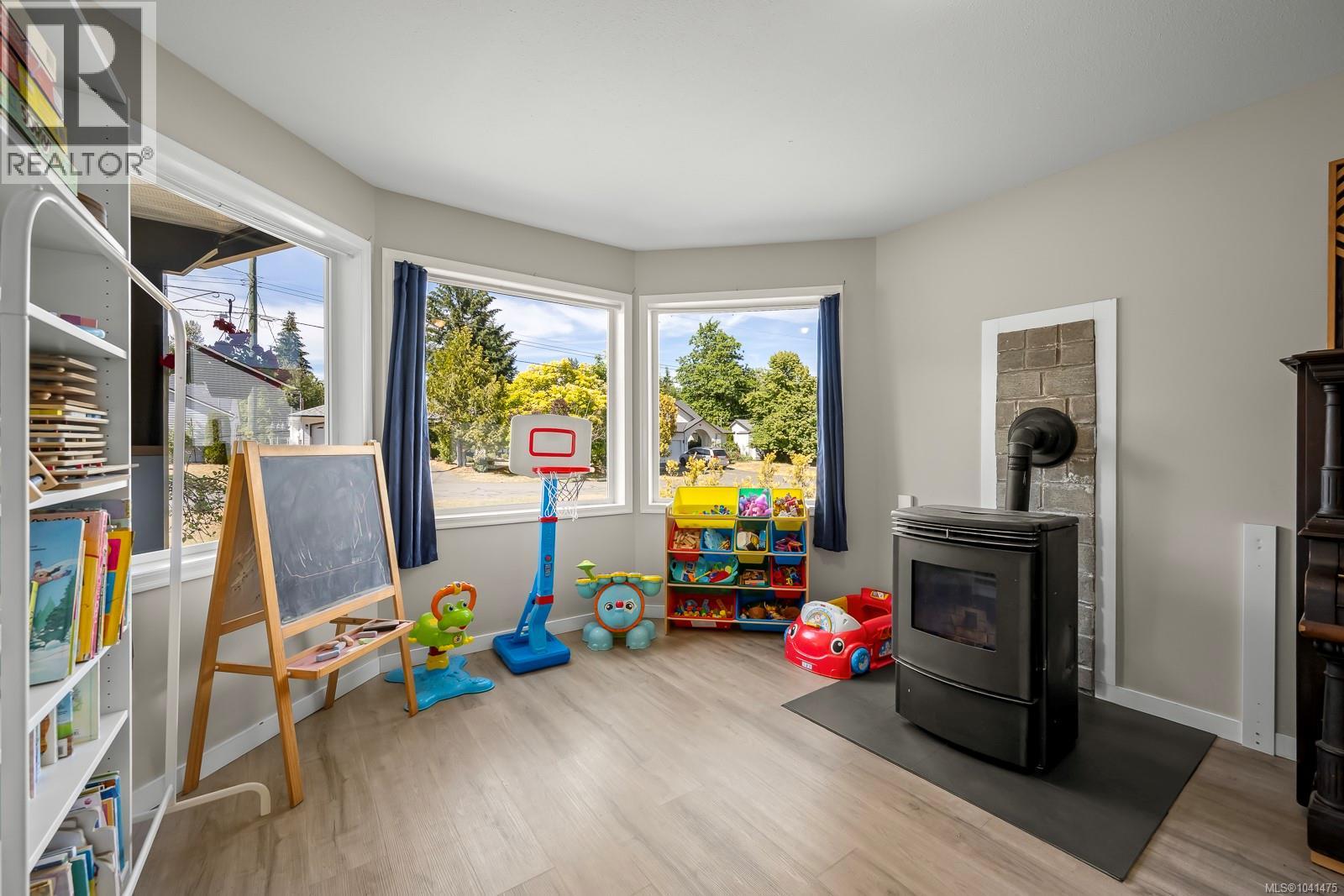 2613 Derwent Ave, Cumberland, British Columbia  V0R 1S0 - Photo 59 - 1041475
