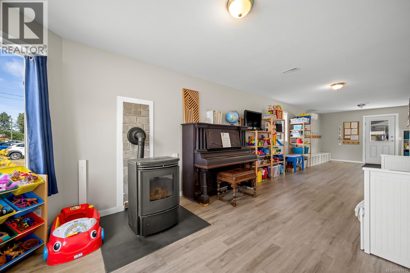 2613 Derwent Ave, Cumberland, British Columbia  V0R 1S0 - Photo 60 - 1041475