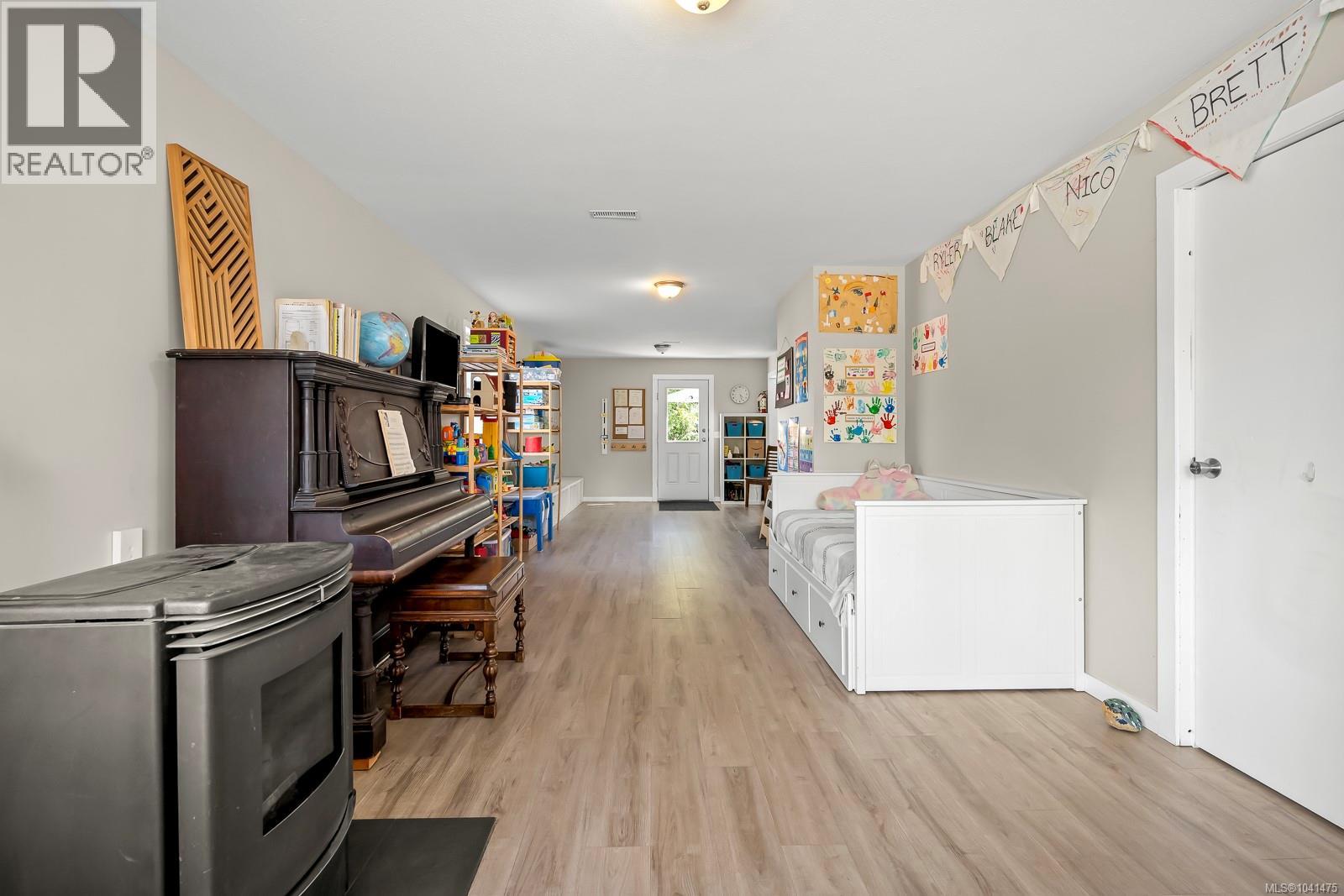2613 Derwent Ave, Cumberland, British Columbia  V0R 1S0 - Photo 61 - 1041475