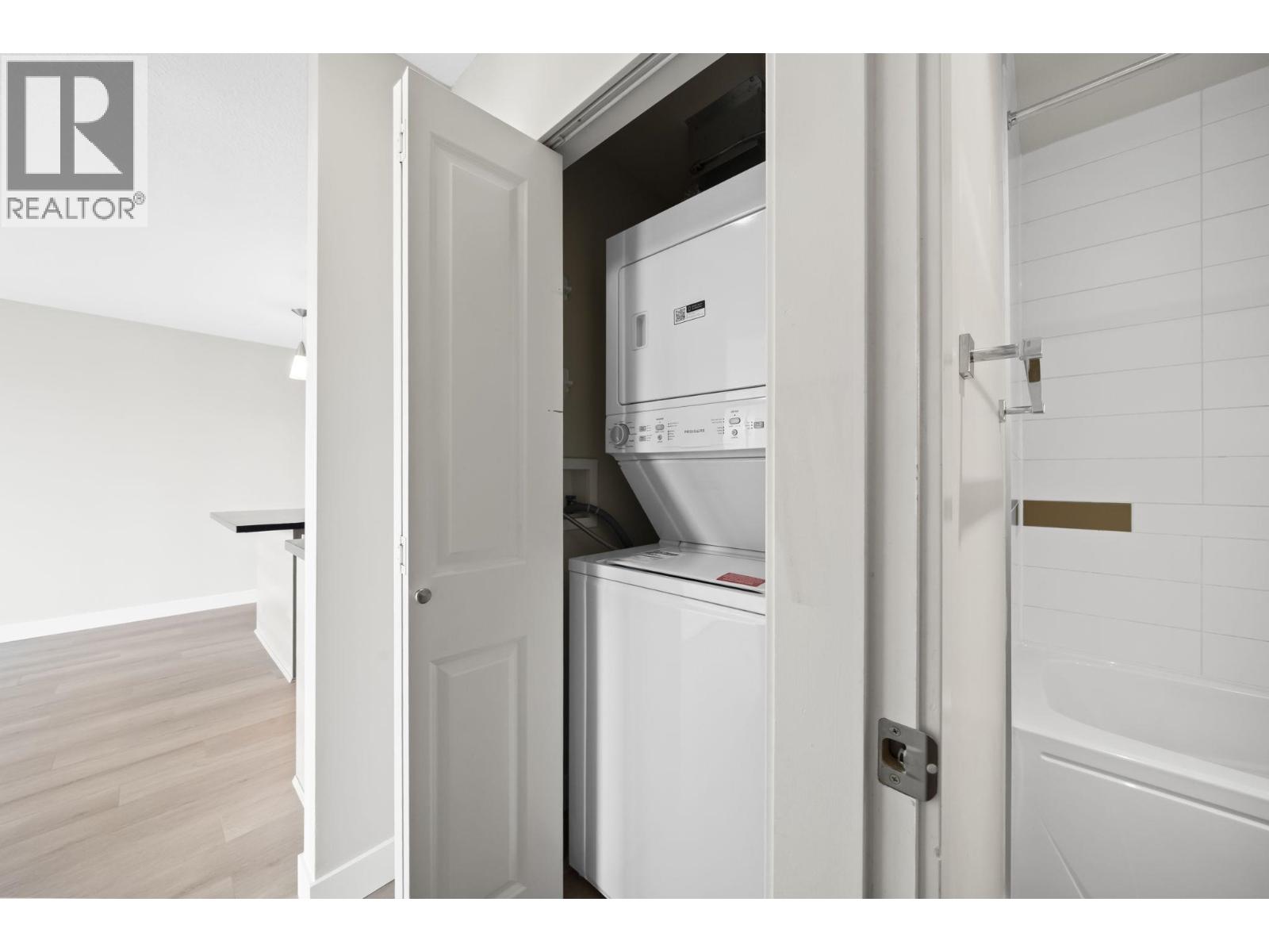 604 12079 Harris Road, Pitt Meadows, British Columbia  V3Y 0C7 - Photo 25 - R3139821