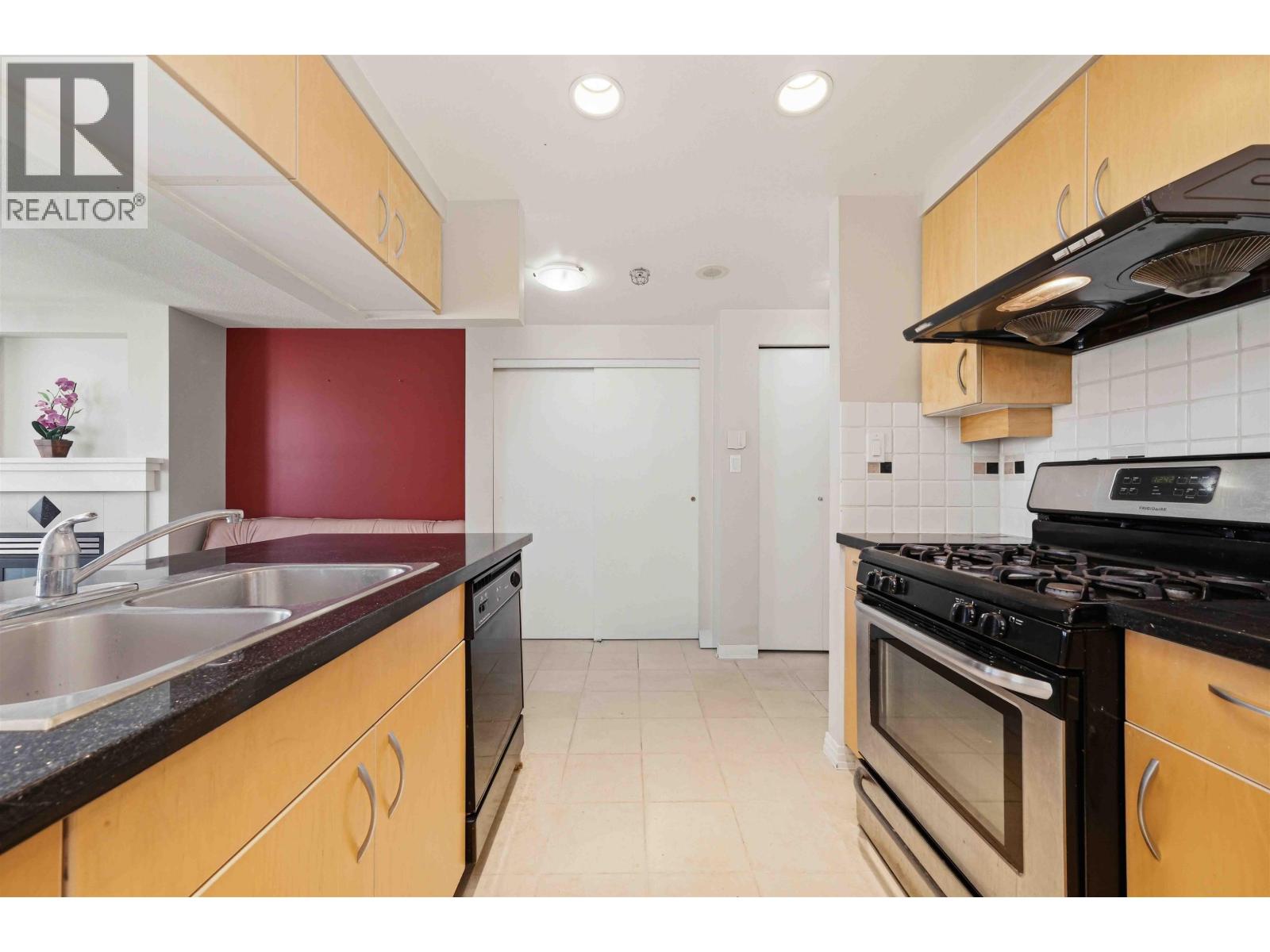 2303 1199 Marinaside Crescent, Vancouver, British Columbia  V6Z 2Y2 - Photo 13 - R3139177