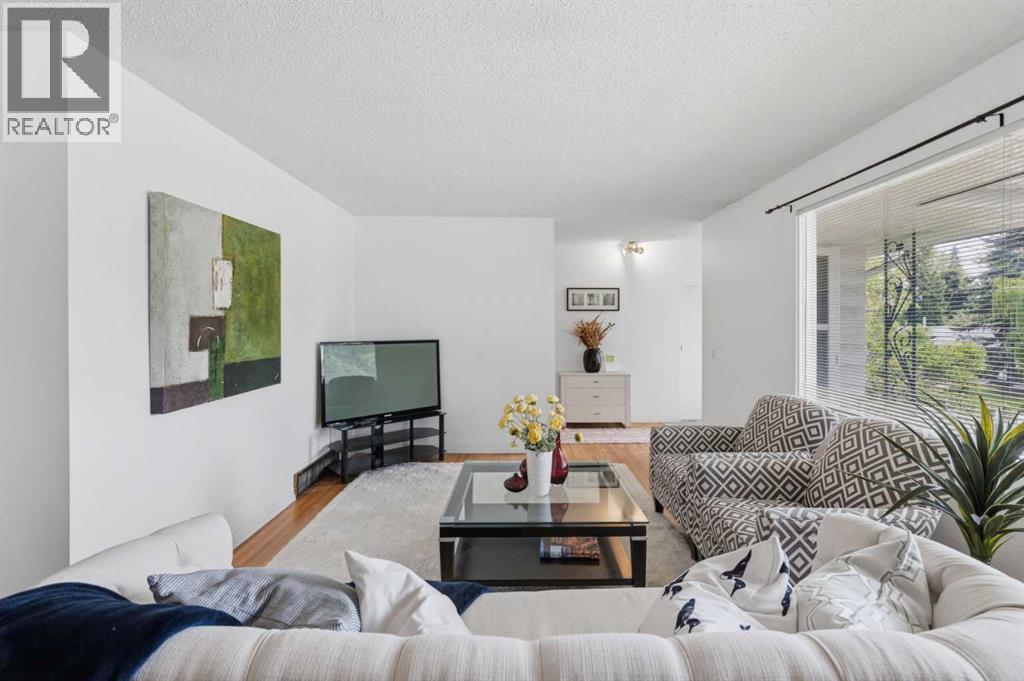 3248 Bearspaw Drive NW, Calgary, Alberta  T2L 1T3 - Photo 3 - A2322391