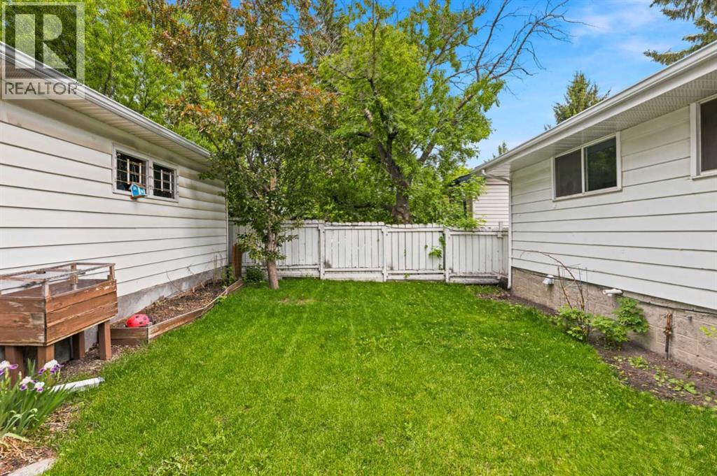 3248 Bearspaw Drive NW, Calgary, Alberta  T2L 1T3 - Photo 42 - A2322391