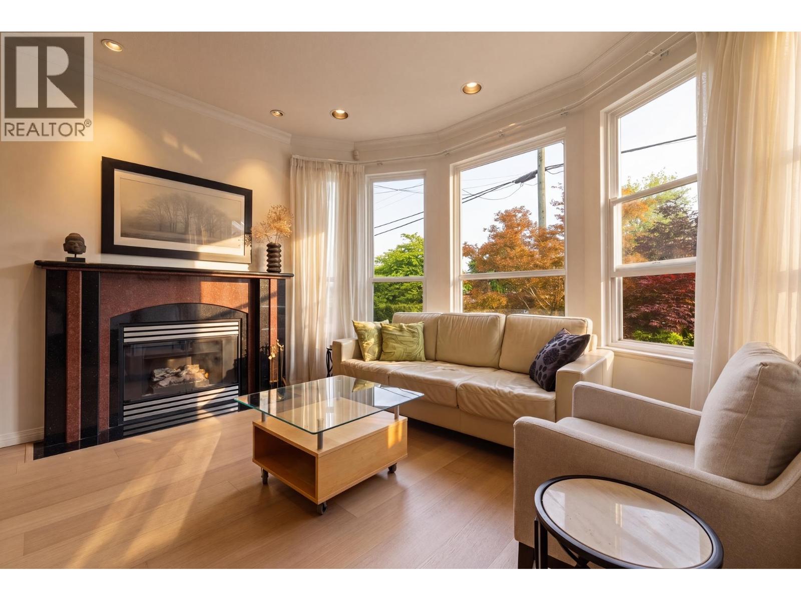 888 E 30th Avenue, Vancouver, British Columbia  V5V 2W1 - Photo 2 - R3139815