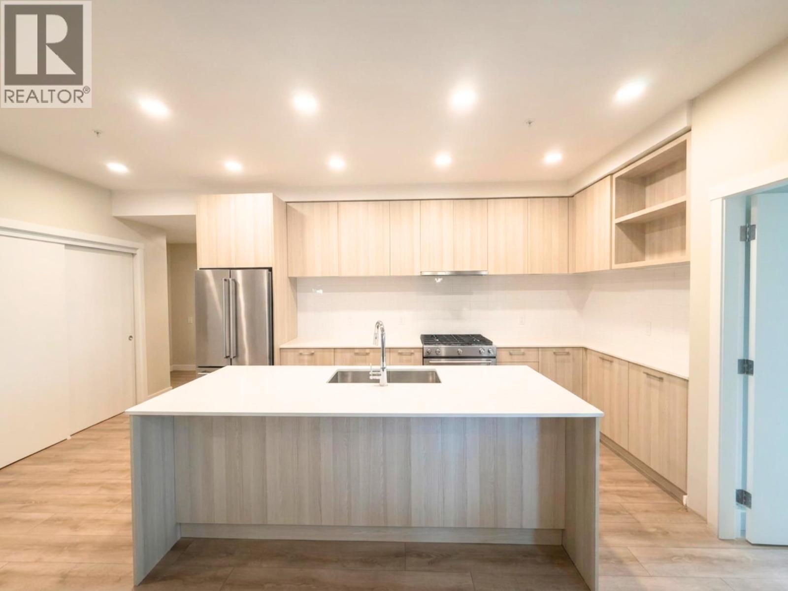 214 721 ANSKAR COURT, coquitlam, British Columbia