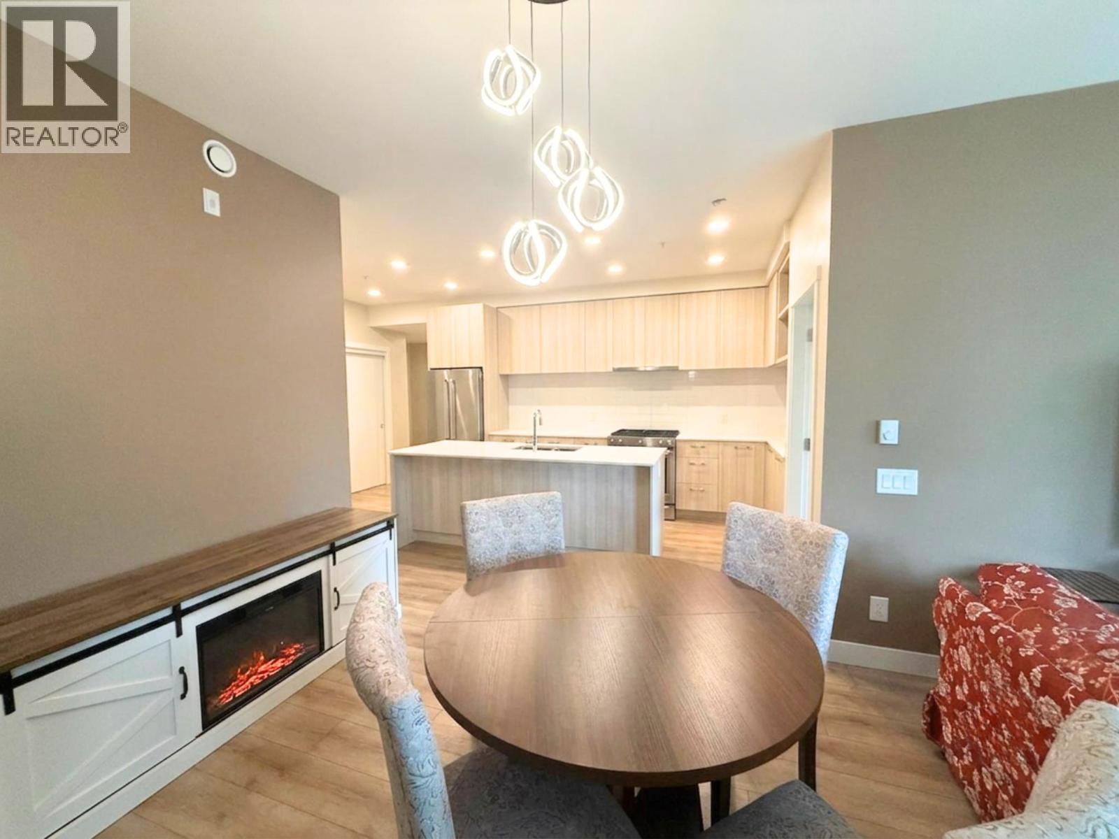 214 721 Anskar Court, Coquitlam, British Columbia  V3J 0L4 - Photo 3 - R3139817