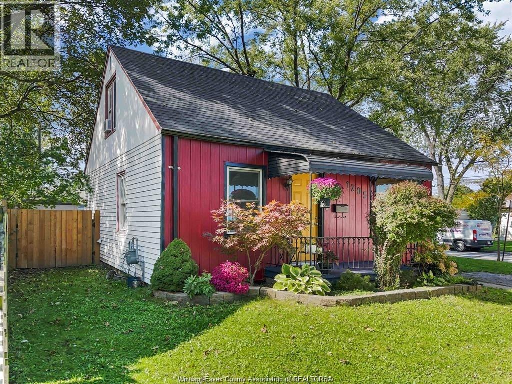 1205 Oak Avenue, Windsor, Ontario  N8X 2B2 - Photo 2 - 26015127