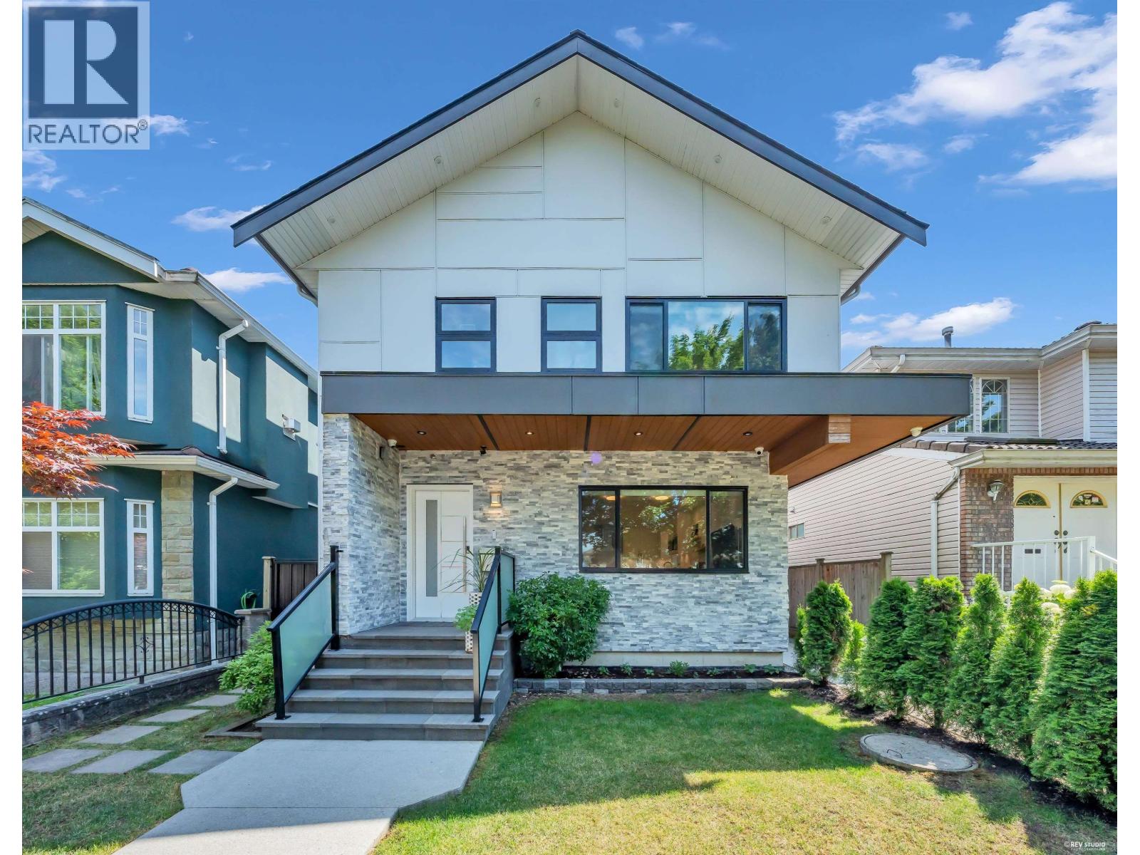 3342 E 24TH AVENUE, Vancouver, British Columbia