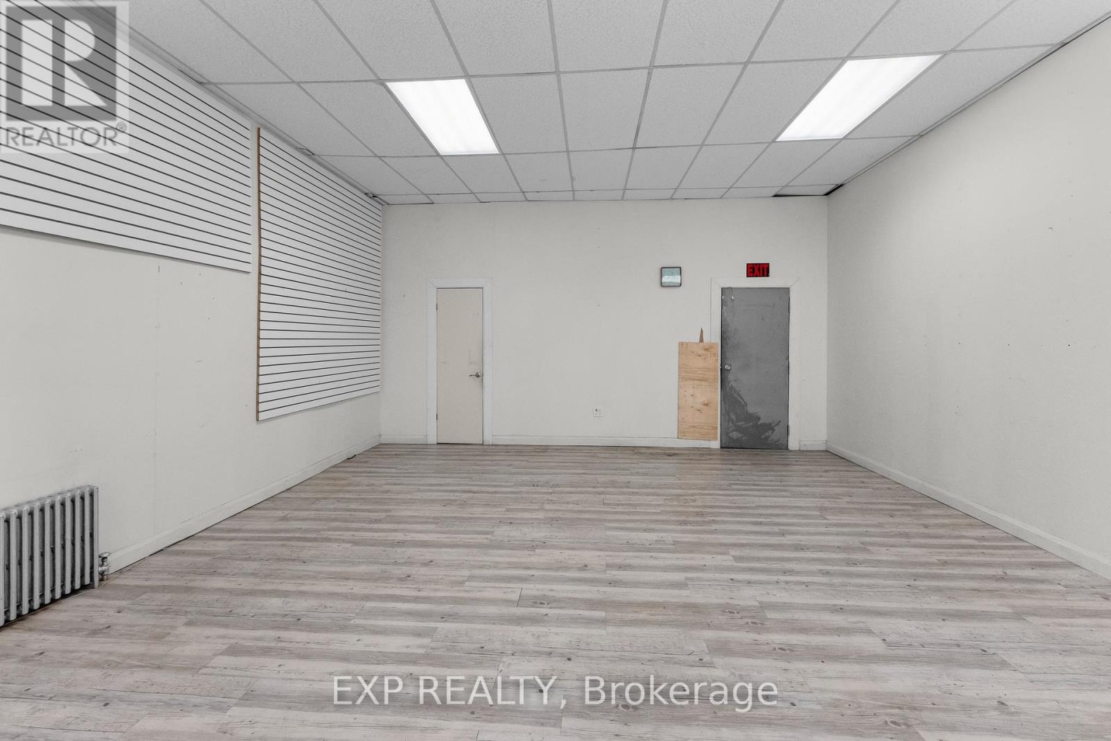 5860 Ferry Street, Niagara Falls, Ontario  L2G 1S9 - Photo 5 - X13141446