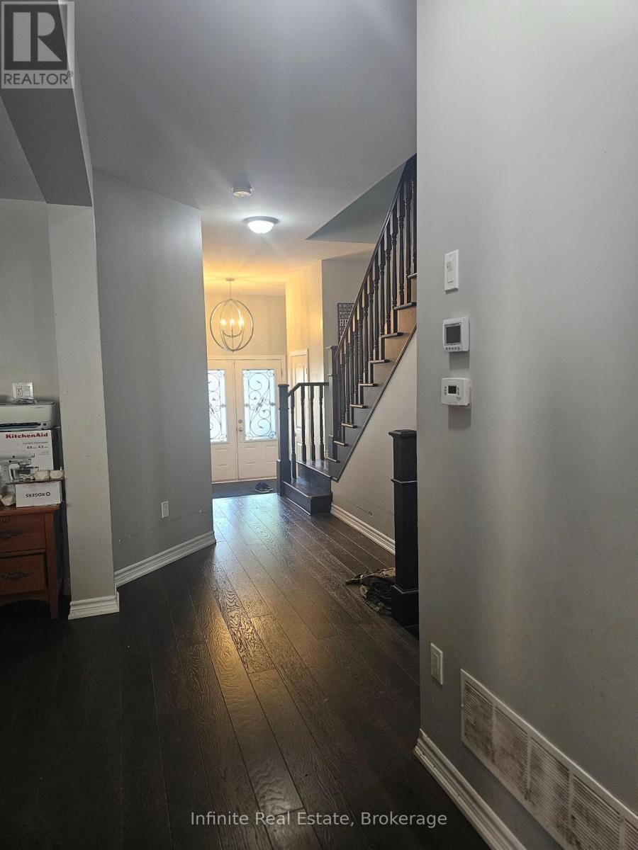 39 Lola Crescent, Brampton, Ontario  L7A 0A8 - Photo 4 - W13486564