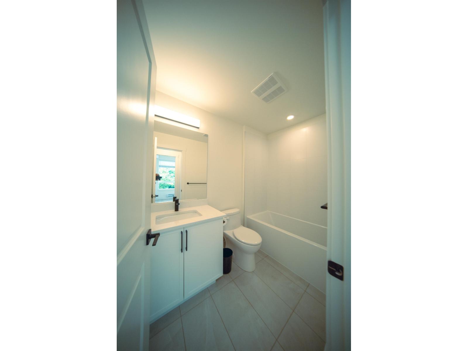 208 7506 199a Street, Langley, British Columbia  V2Y 3K9 - Photo 5 - R3138626