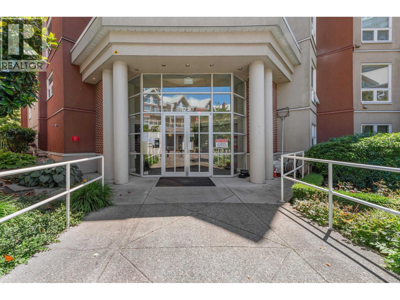 201a 1220 Quayside Drive, New Westminster, British Columbia  V3M 6H1 - Photo 2 - R3139690