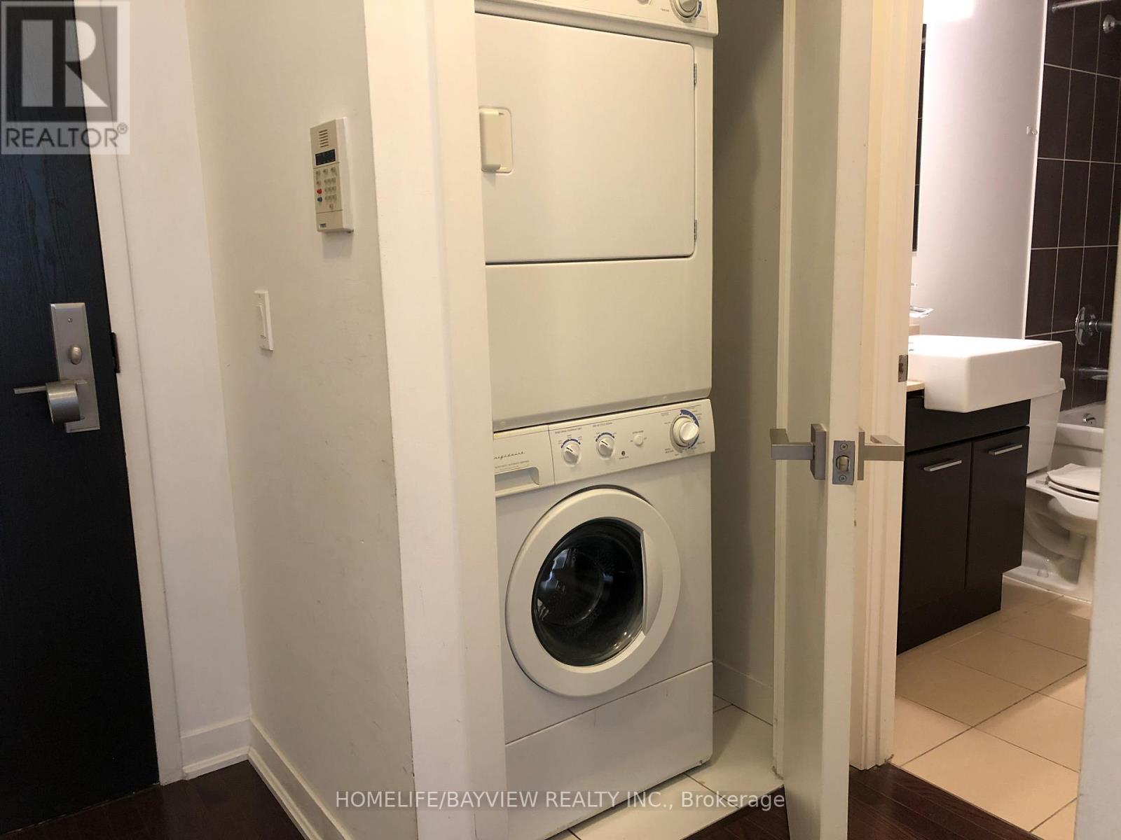 1709 - 770 Bay Street, Toronto, Ontario  M5G 0A6 - Photo 8 - C13486654