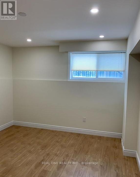Basement - 18 Leggott Avenue, Barrie, Ontario  L4N 8A9 - Photo 4 - S13486628