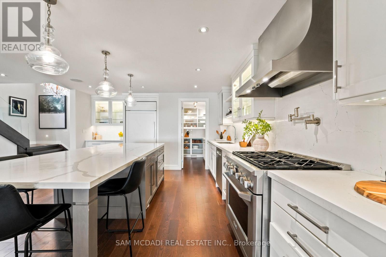 102 Cumberland Drive, Mississauga, Ontario  L5G 3M8 - Photo 13 - W13486670
