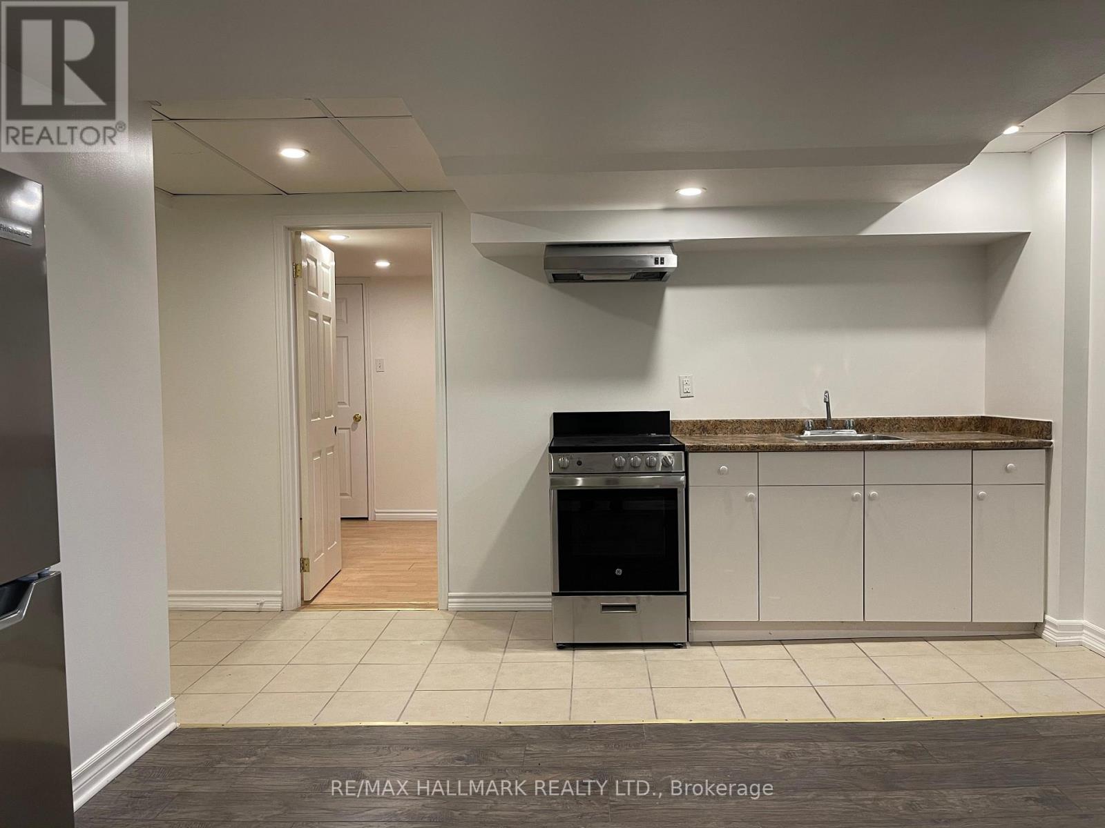 Lower A - 31 Seabreeze Avenue, Vaughan, Ontario  L4J 8R6 - Photo 3 - N13477194