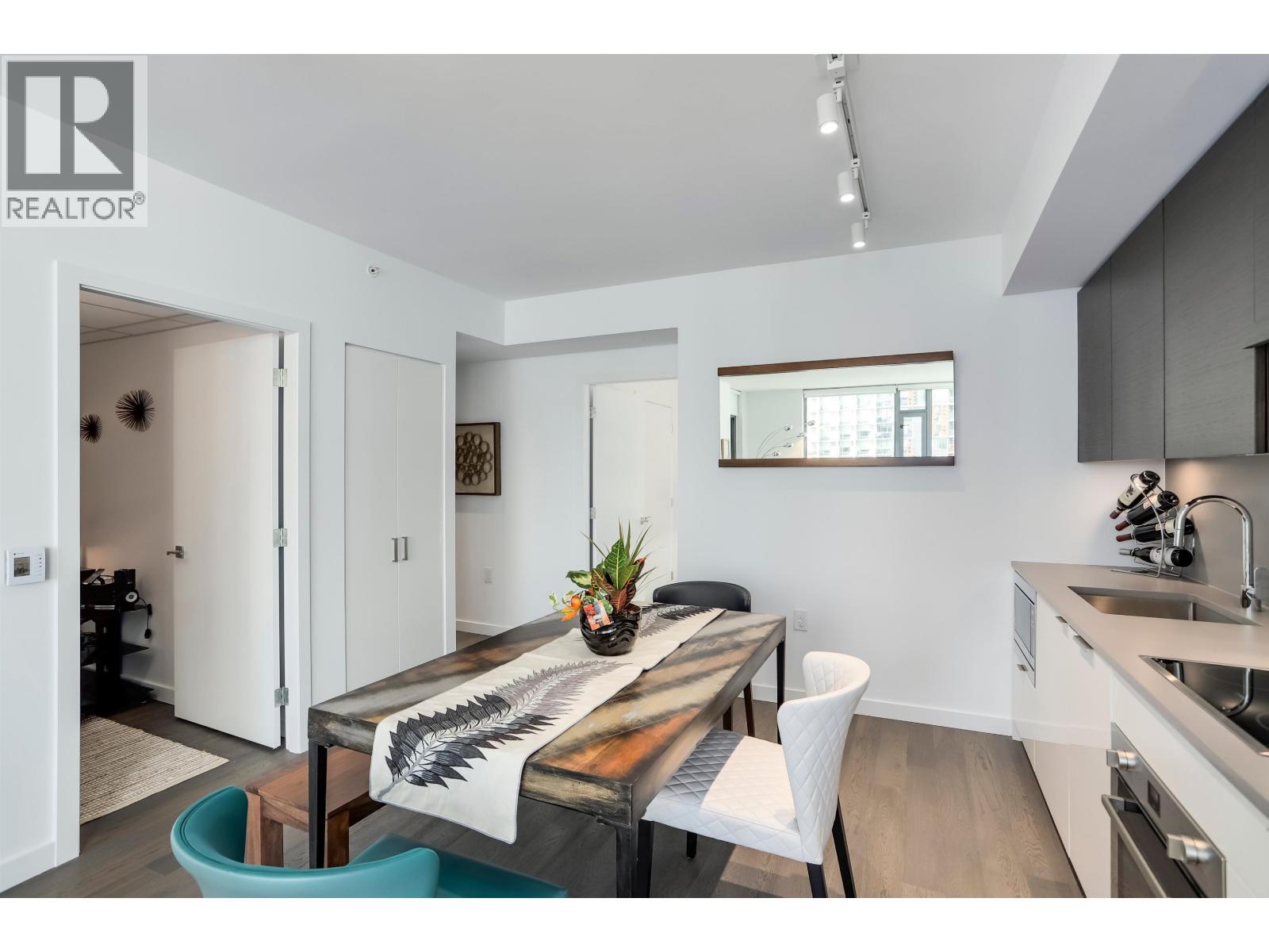 808 1688 Pullman Porter Street, Vancouver, British Columbia  V6A 0H3 - Photo 3 - R3139524