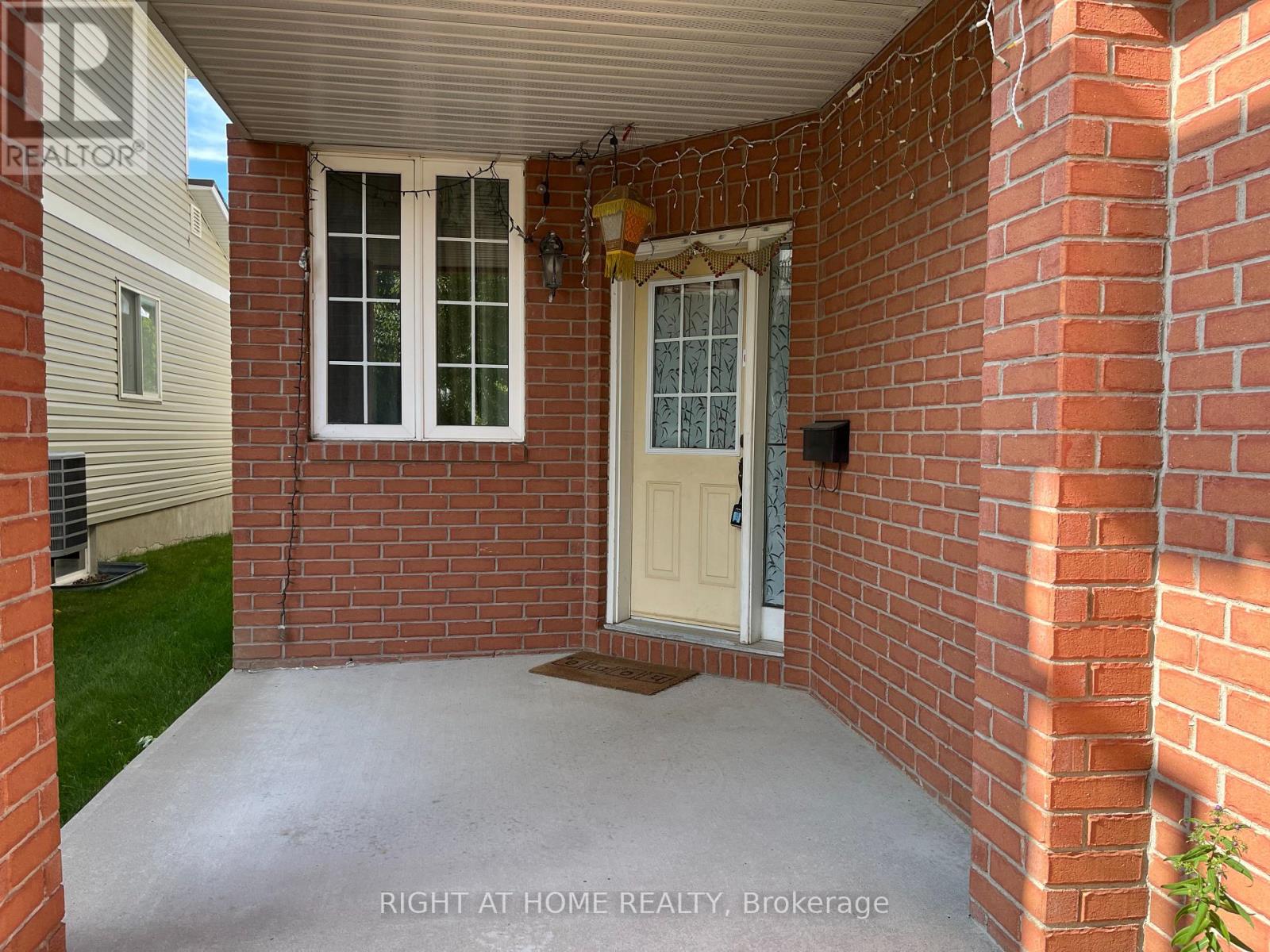 270 Deercroft Avenue, Ottawa, Ontario  K2J 5B8 - Photo 3 - X13486716