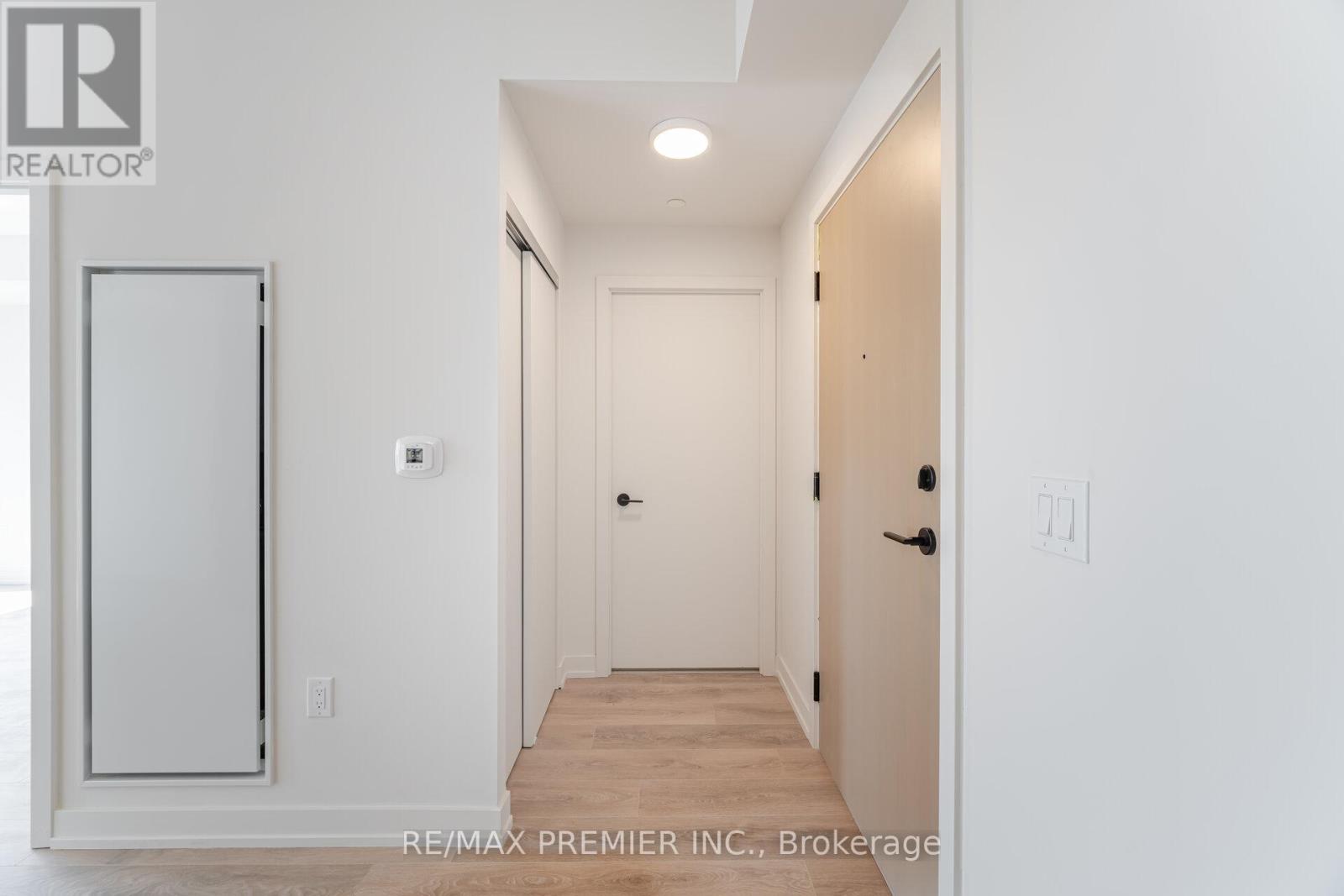 708 - 181 Sterling Avenue, Toronto, Ontario  M6R 2B2 - Photo 3 - C13486718