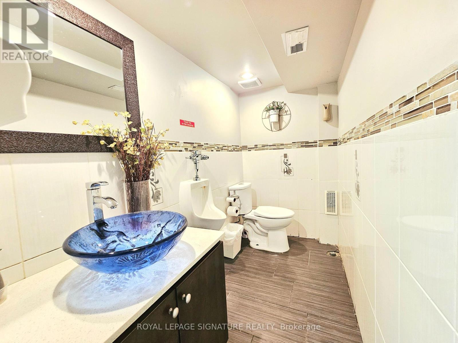 1768 St Clair Avenue W, Toronto, Ontario  M6N 1J3 - Photo 11 - W13440394