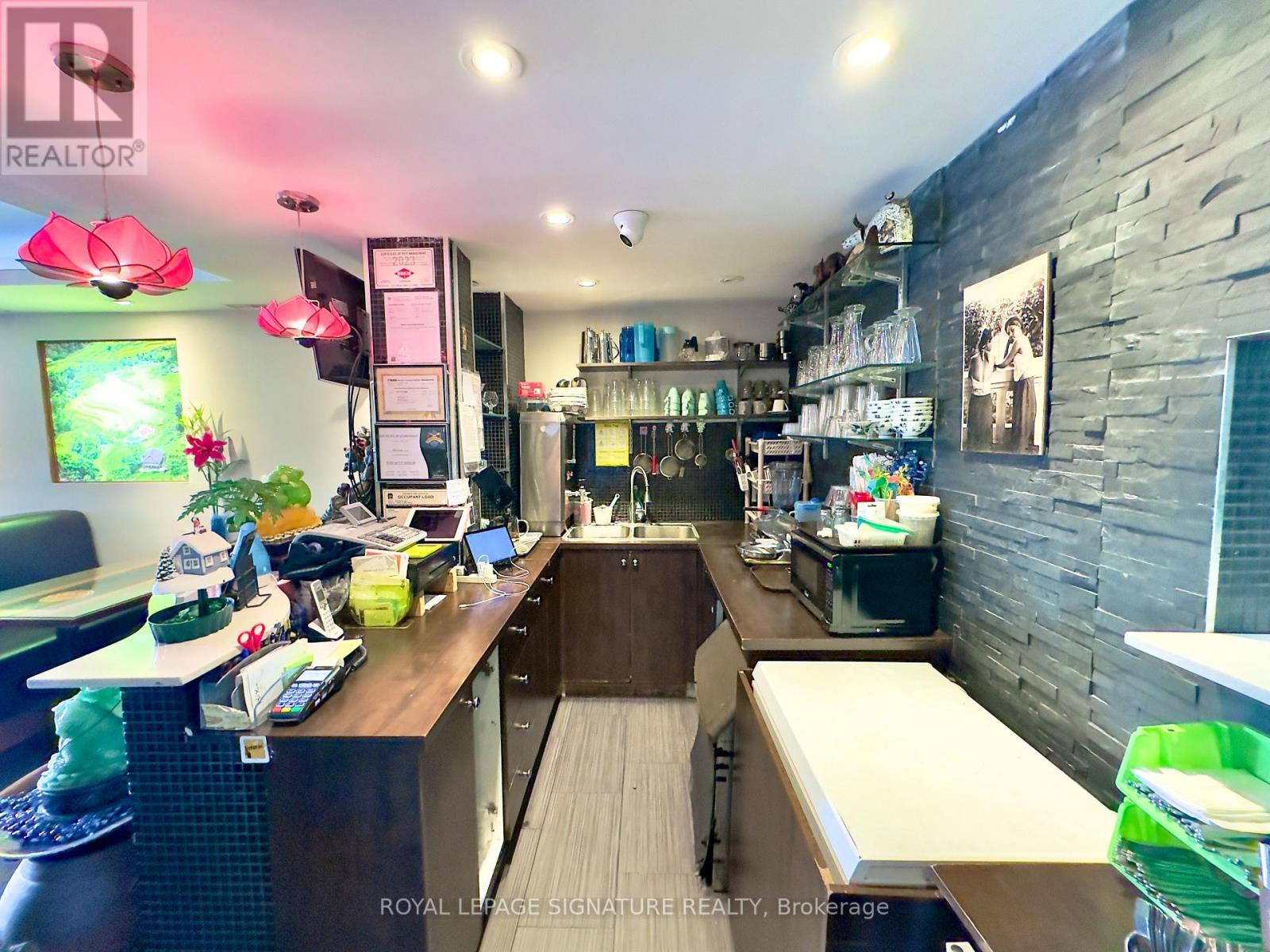 1768 St Clair Avenue W, Toronto, Ontario  M6N 1J3 - Photo 5 - W13440394