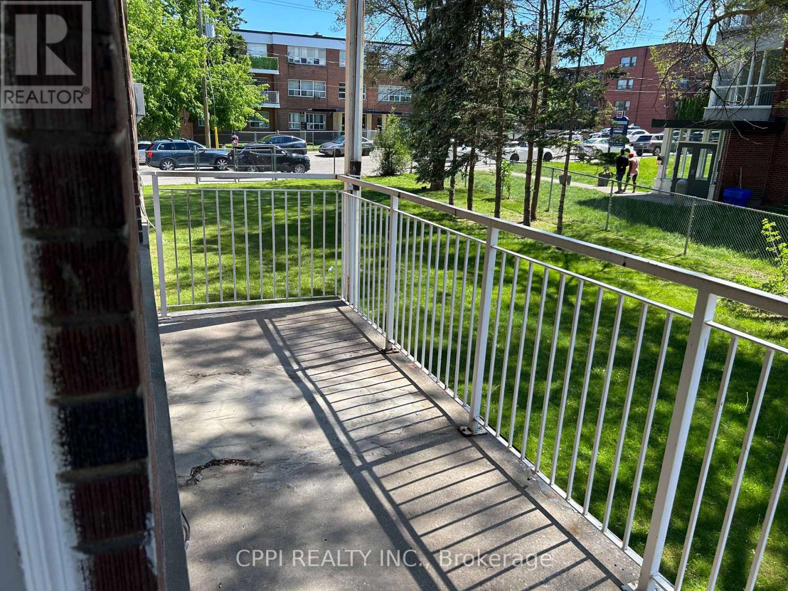 104 - 6 Hill Heights Road, Toronto, Ontario  M8Y 1Z1 - Photo 4 - W13486752