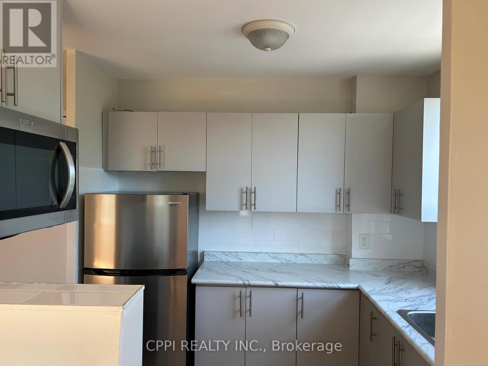 302 - 6 Hill Heights Road, Toronto, Ontario  M8Y 1Z1 - Photo 4 - W13486762